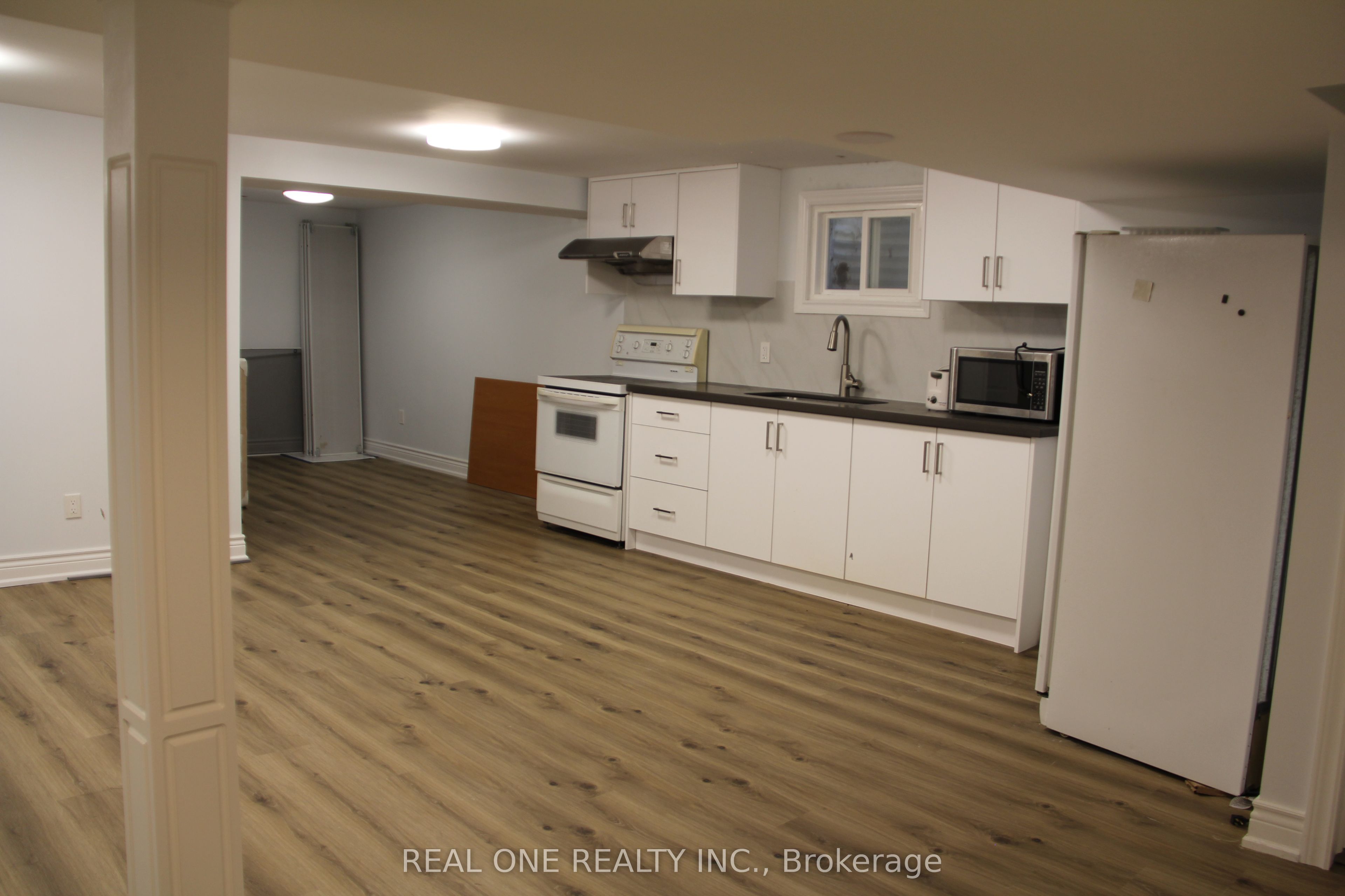 243 Kingslake Road Basement Property Photo 5