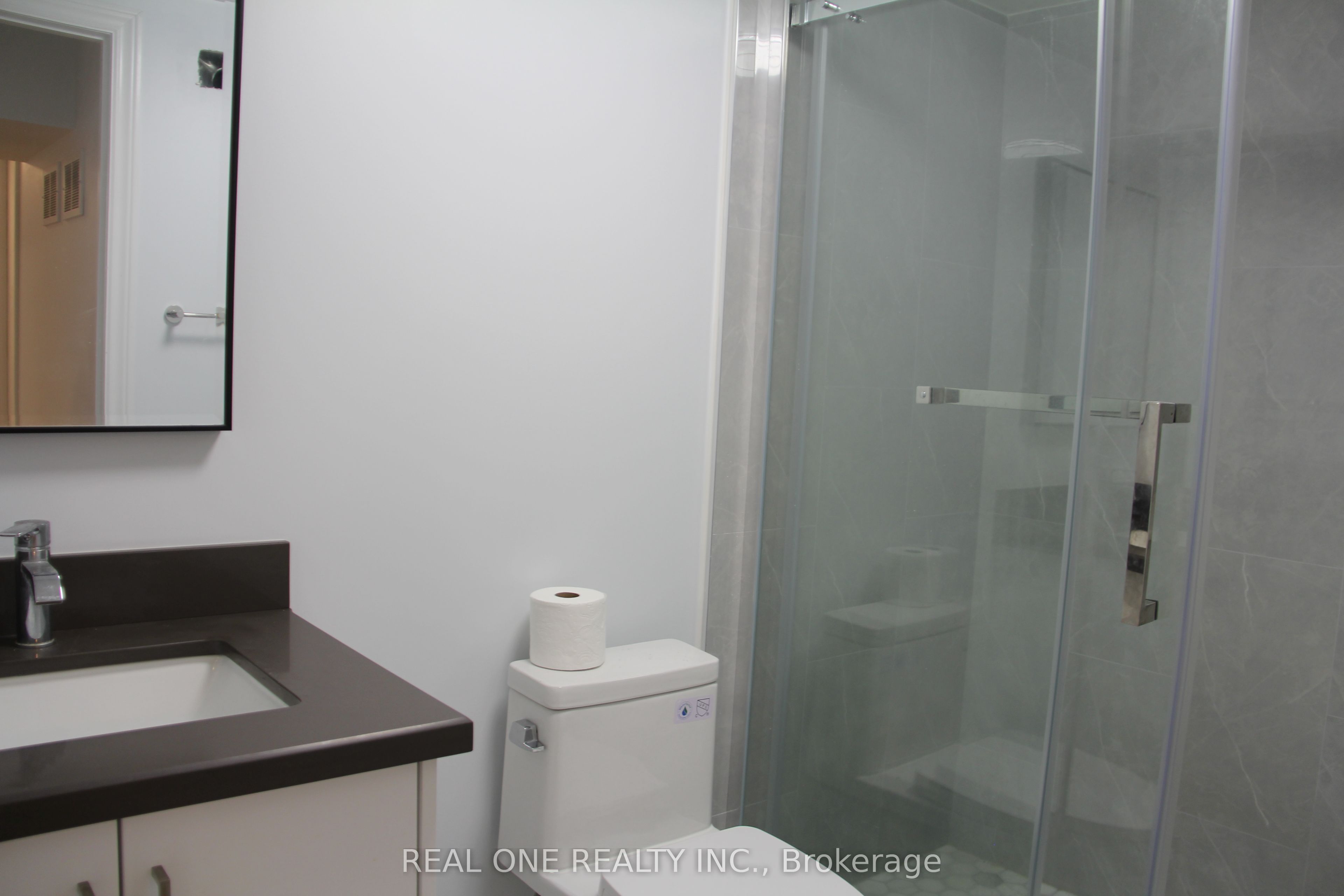243 Kingslake Road Basement Property Photo 6
