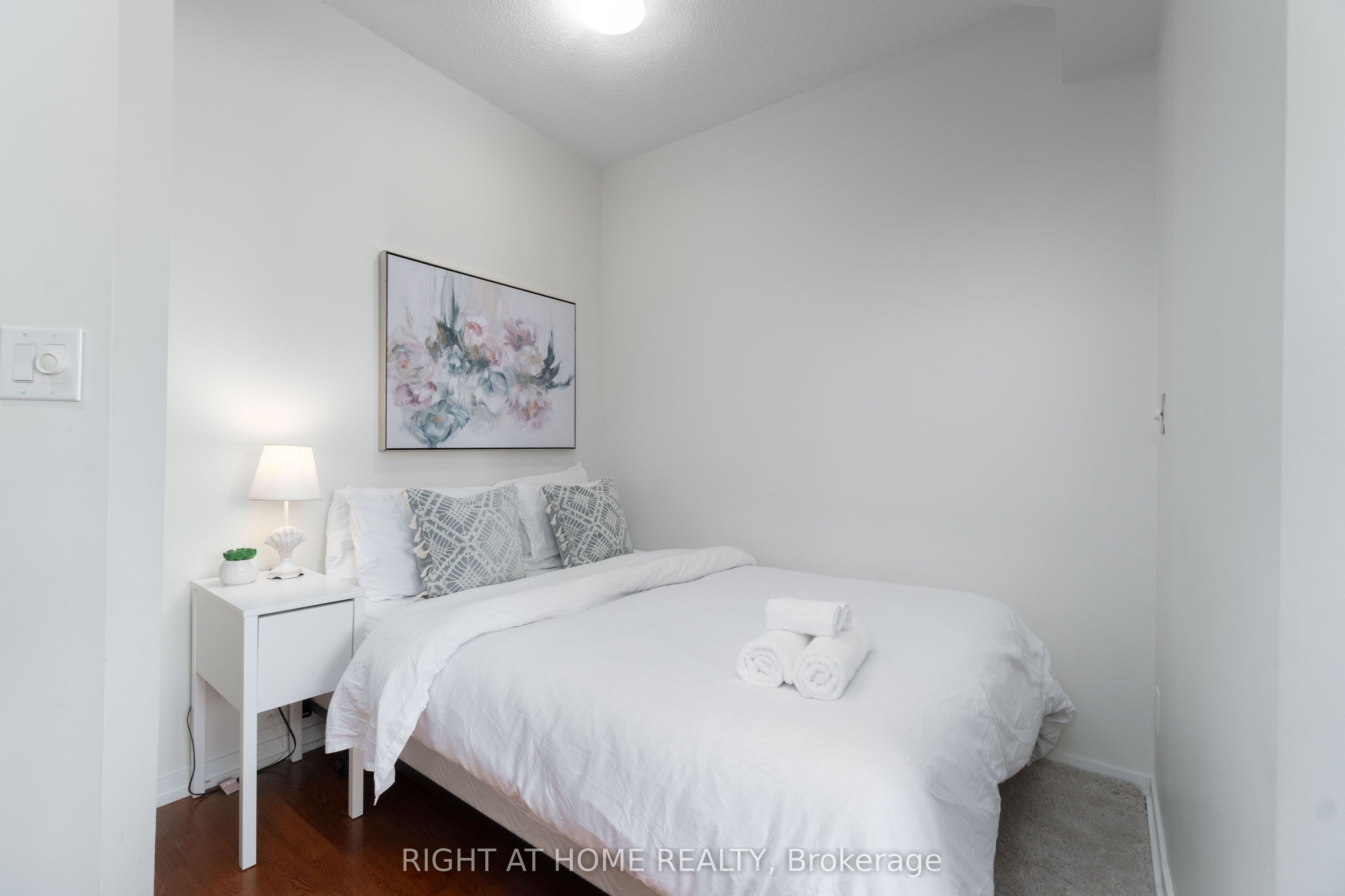 55 Bremner Boulevard 3404 Property Photo 13