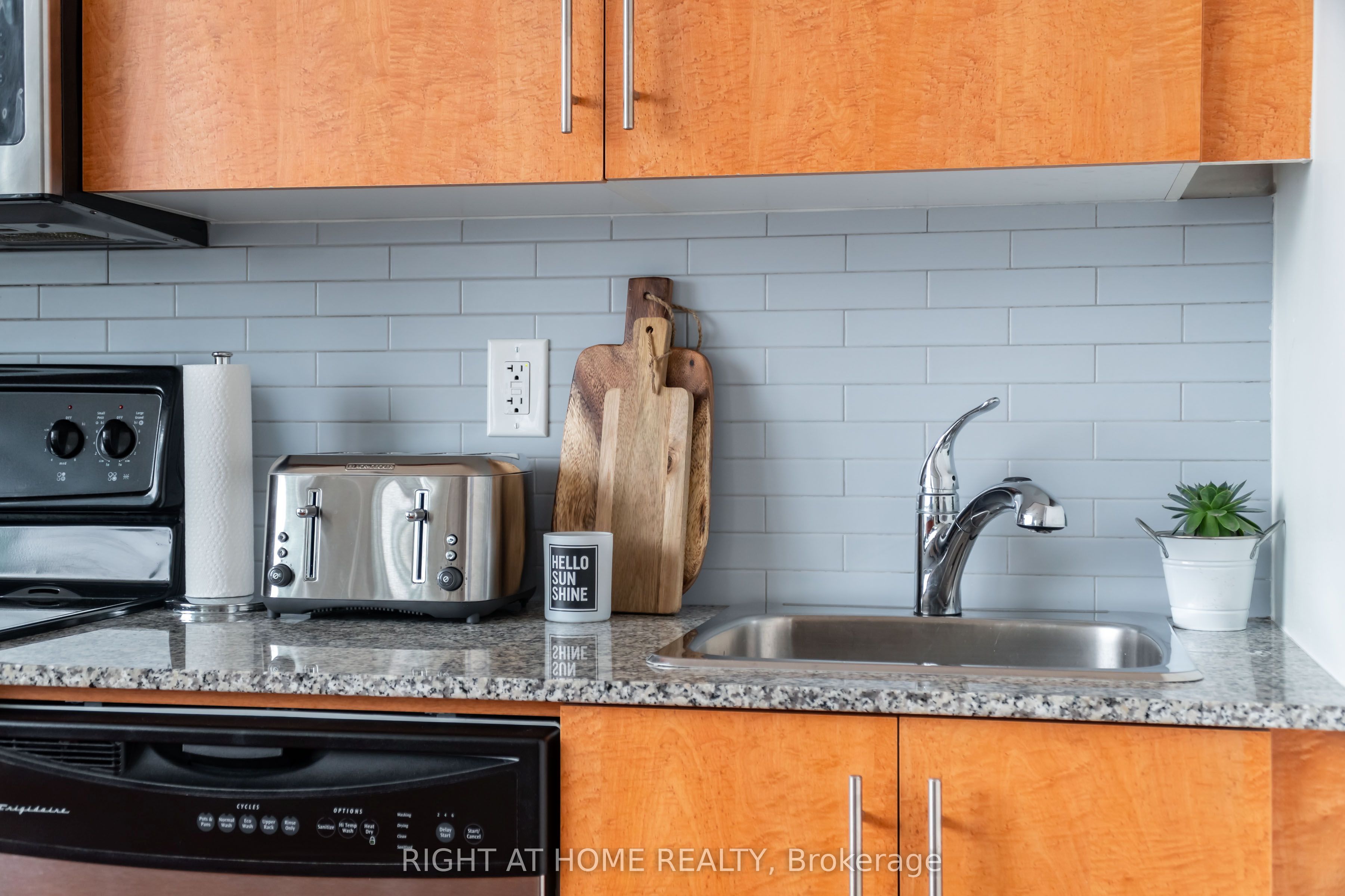 55 Bremner Boulevard 3404 Property Photo 15