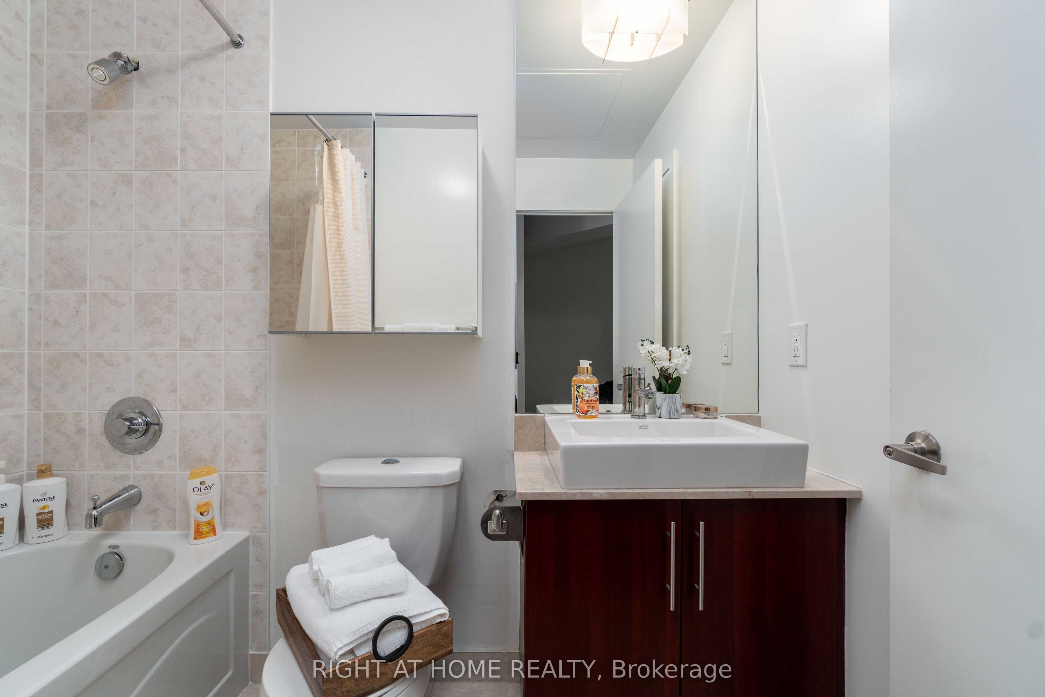 55 Bremner Boulevard 3404 Property Photo 22