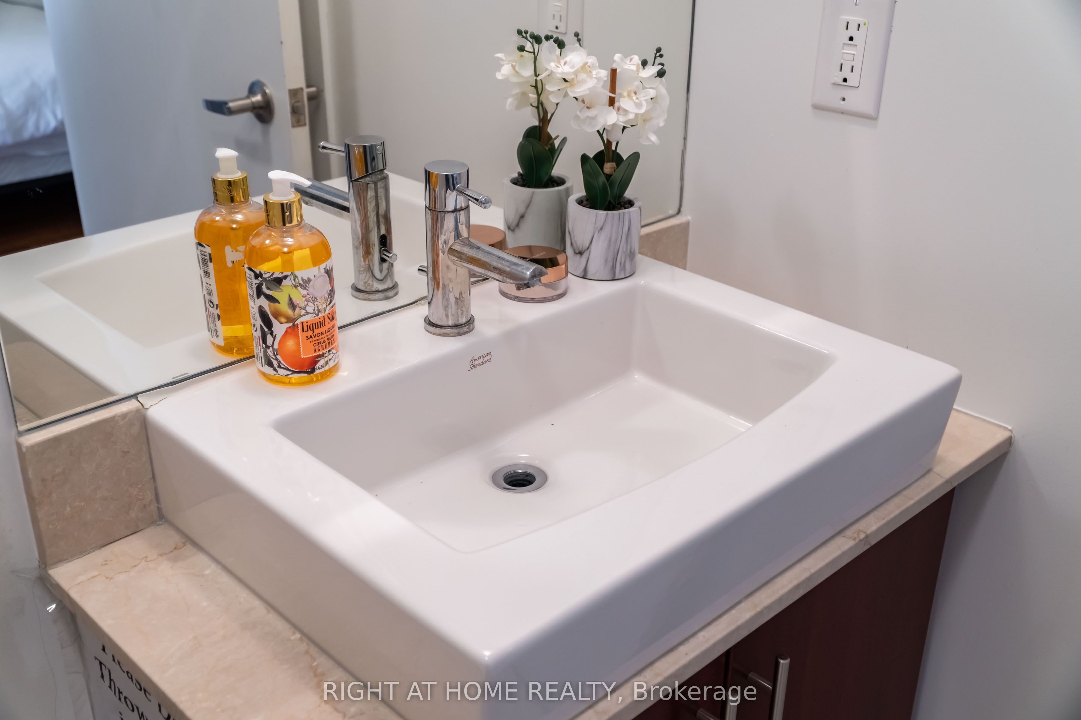 55 Bremner Boulevard 3404 Property Photo 23