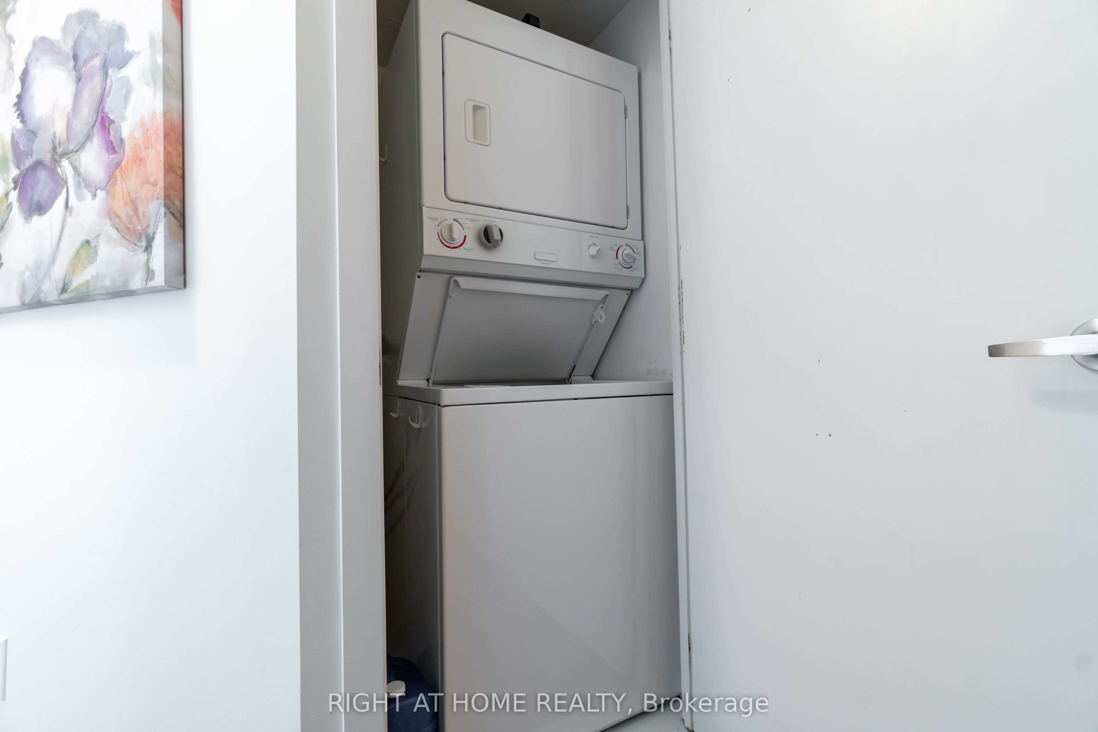 55 Bremner Boulevard 3404 Property Photo 25
