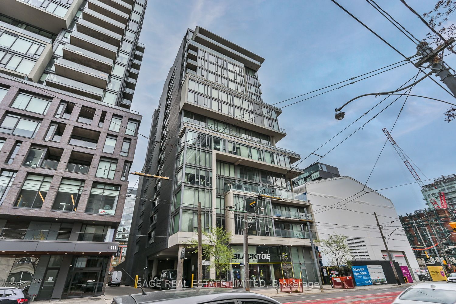 95 Bathurst Street 914 Property Photo 1