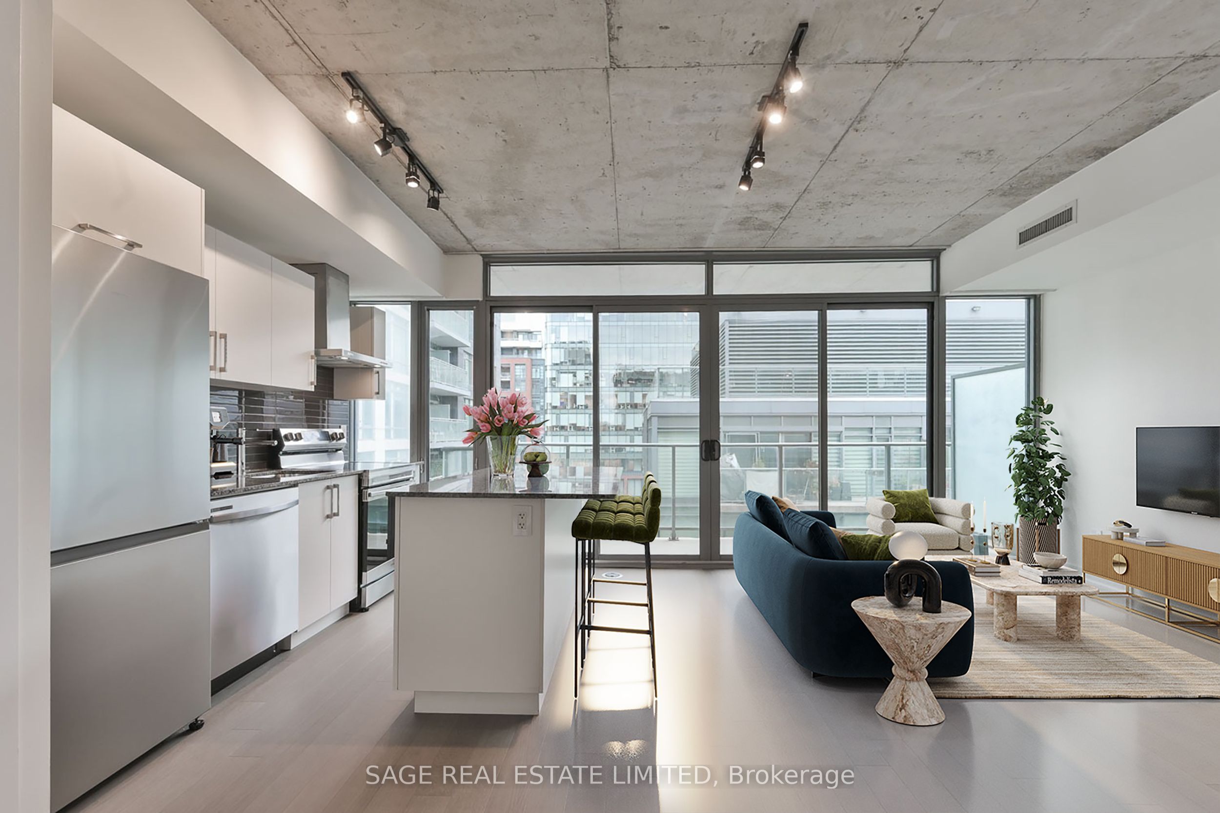 95 Bathurst Street 914 Property Photo 6