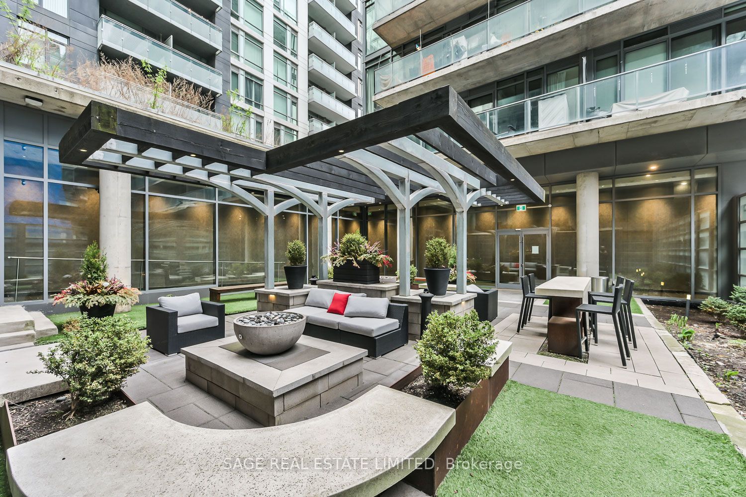 95 Bathurst Street 914 Property Photo 16
