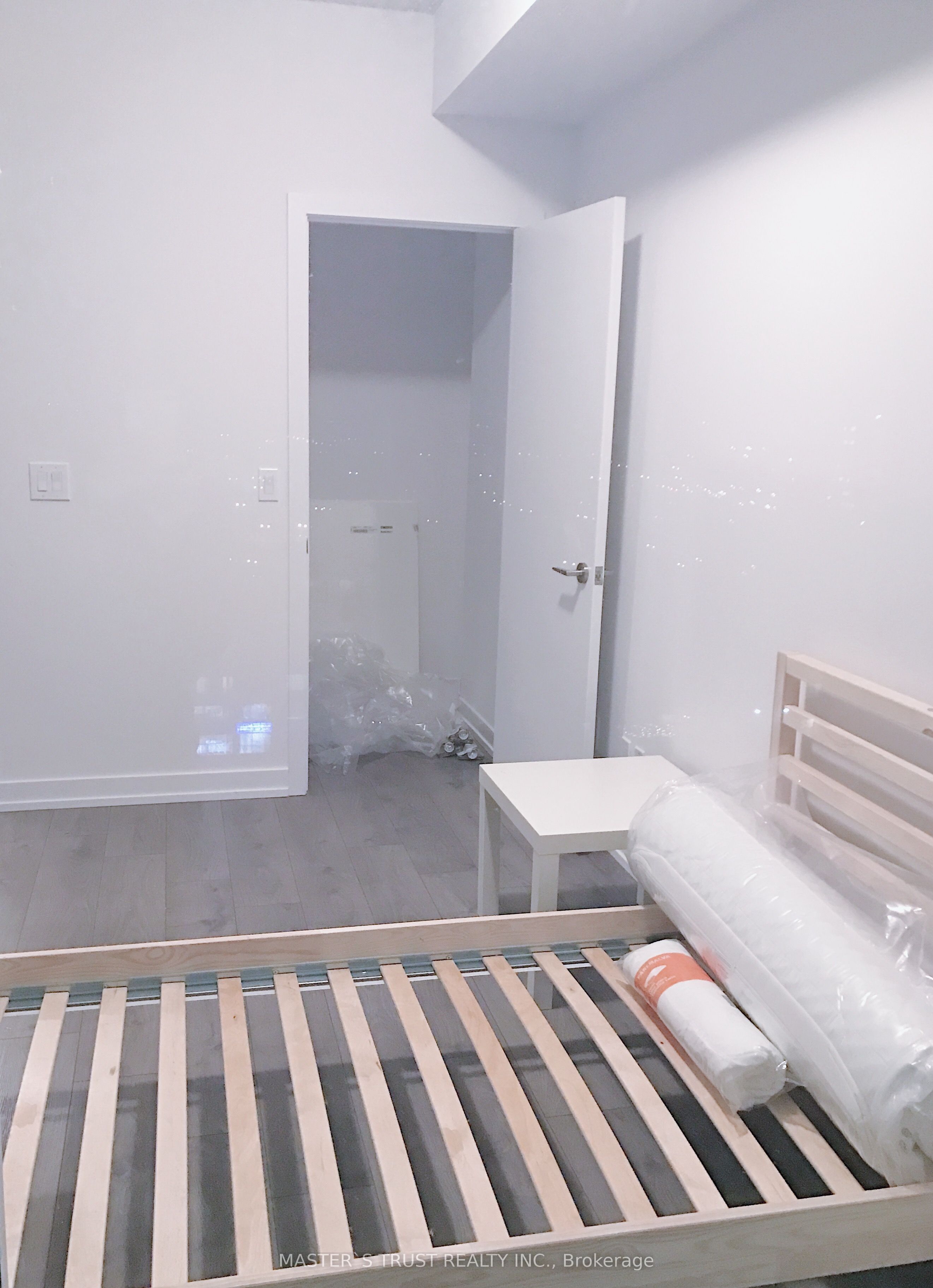 297 College Street 1517 Property Photo 11