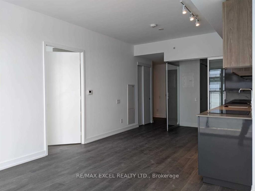 161 Roehampton Avenue 2706 Property Photo 3