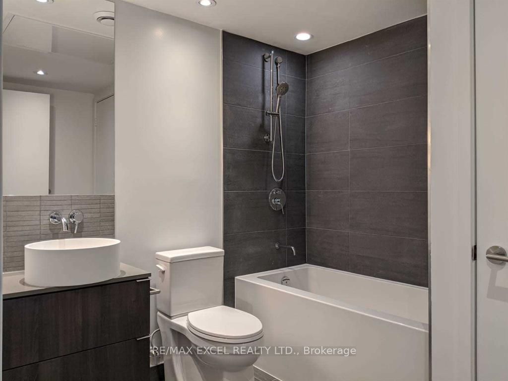 161 Roehampton Avenue 2706 Property Photo 8