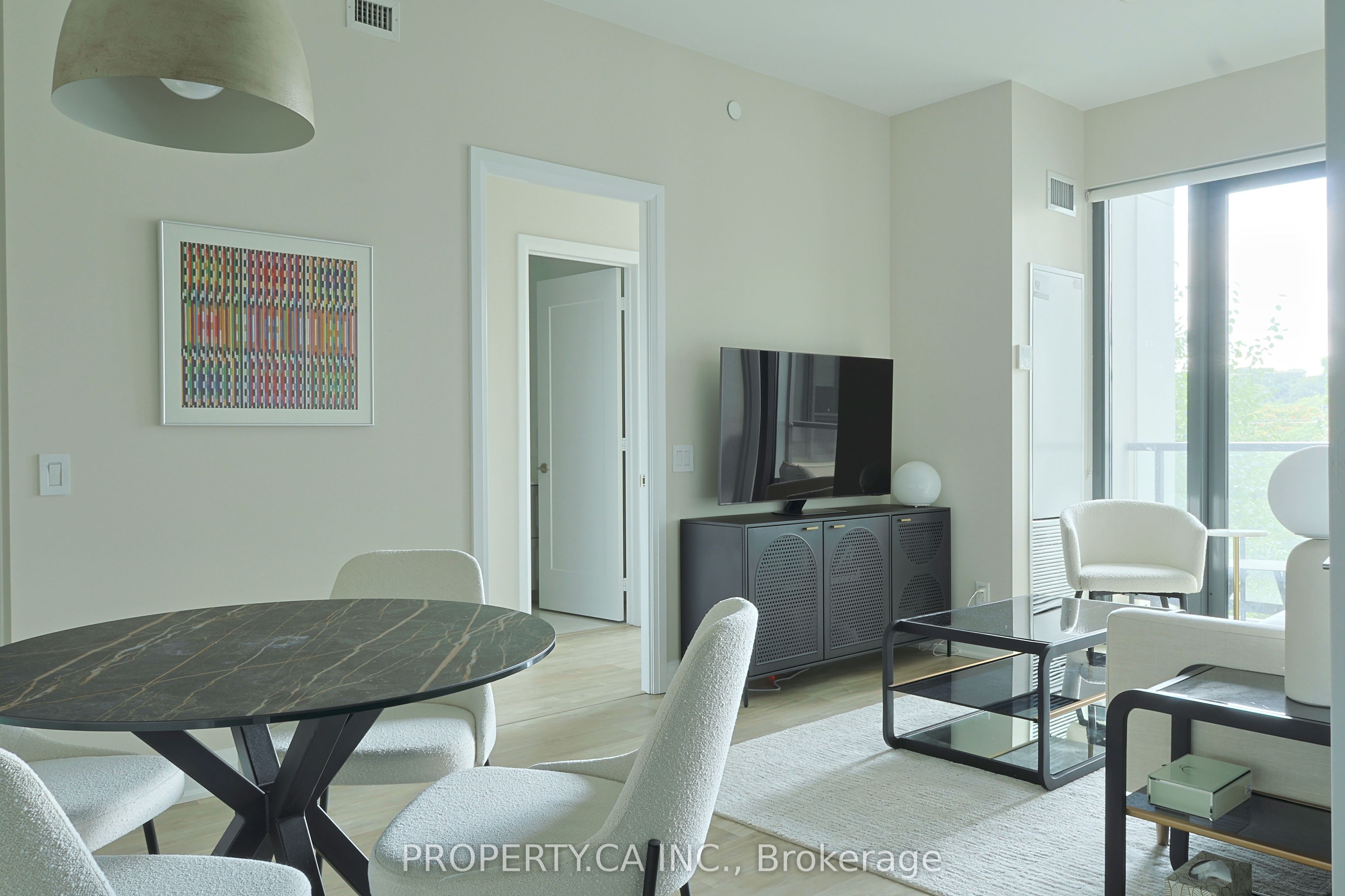 280 Howland Avenue 424 Property Photo 1