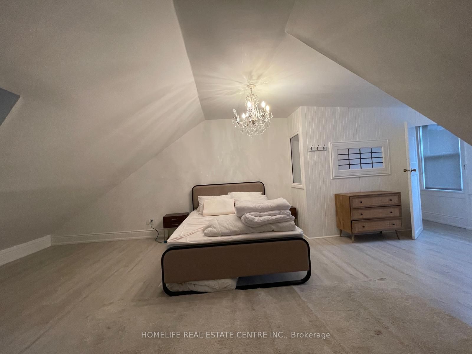 169 Gladstone Avenue Property Photo 35