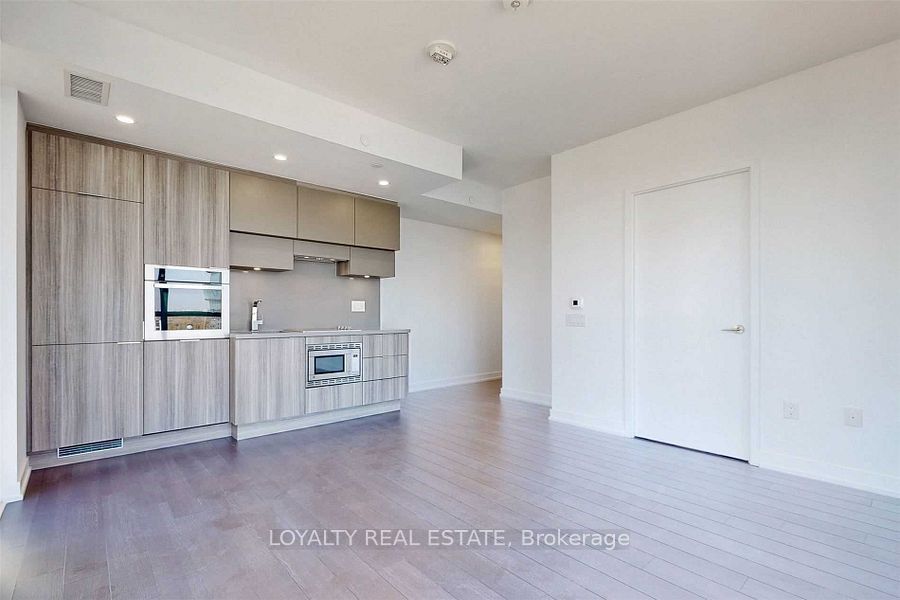 39 Roehampton Avenue 1409 Property Photo 14