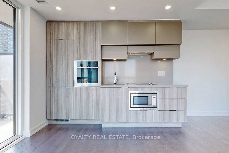 39 Roehampton Avenue 1409 Property Photo 19