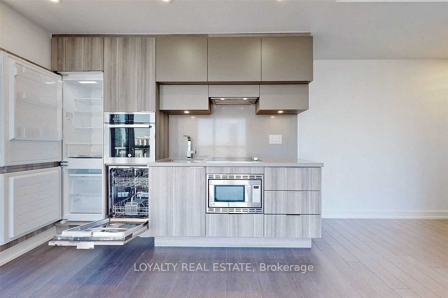 39 Roehampton Avenue 1409 Property Photo 20