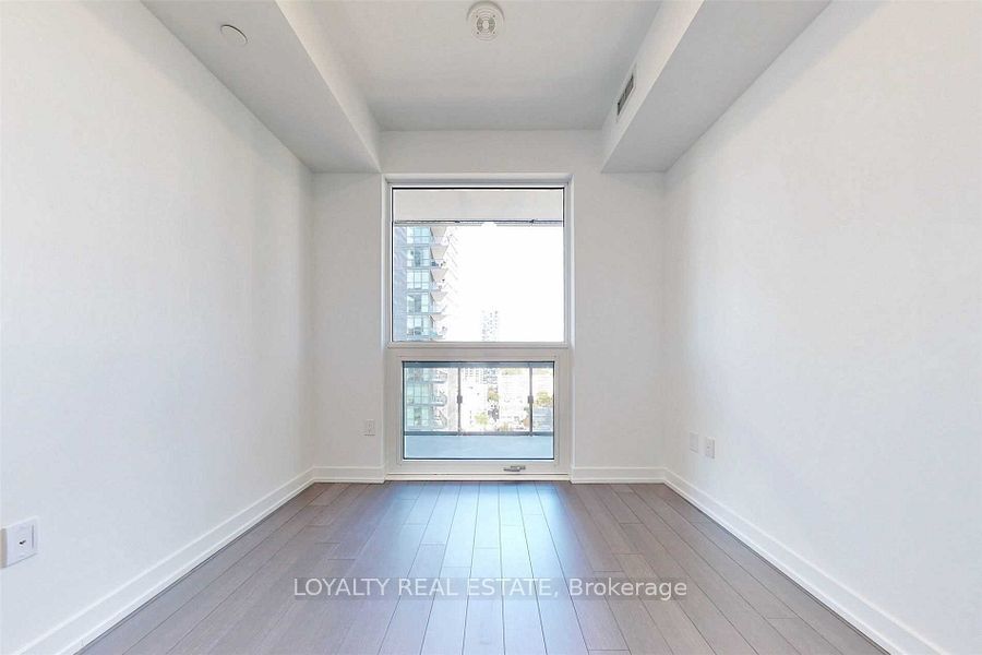 39 Roehampton Avenue 1409 Property Photo 25