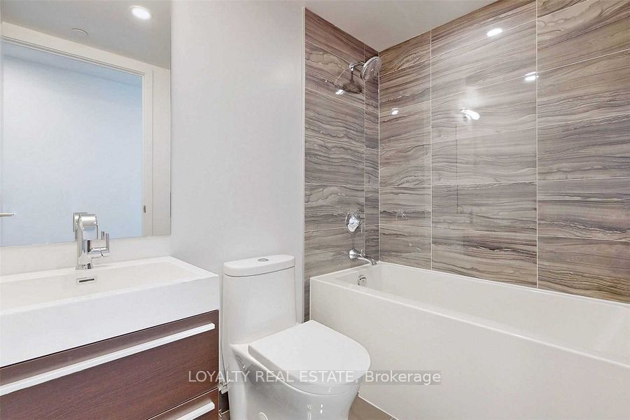 39 Roehampton Avenue 1409 Property Photo 33