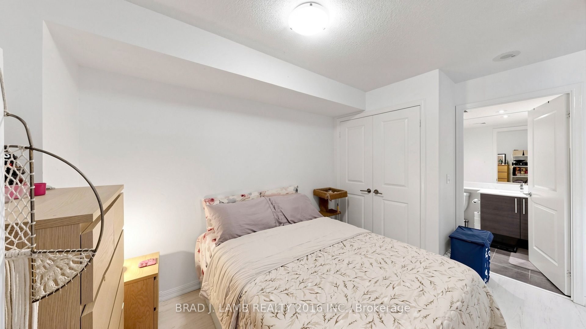 65 East Liberty Street 414 Property Photo 5