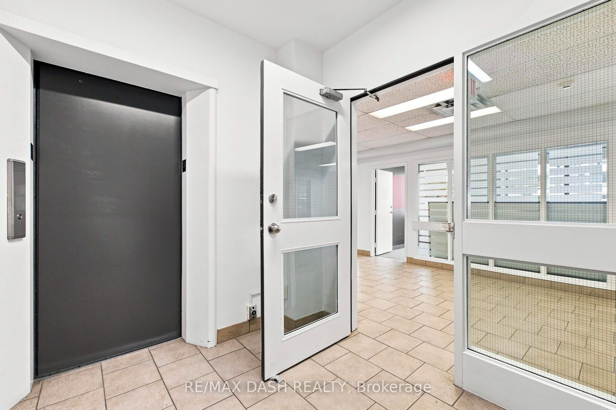 51 Eglinton Avenue E Second Floor Property Photo 11