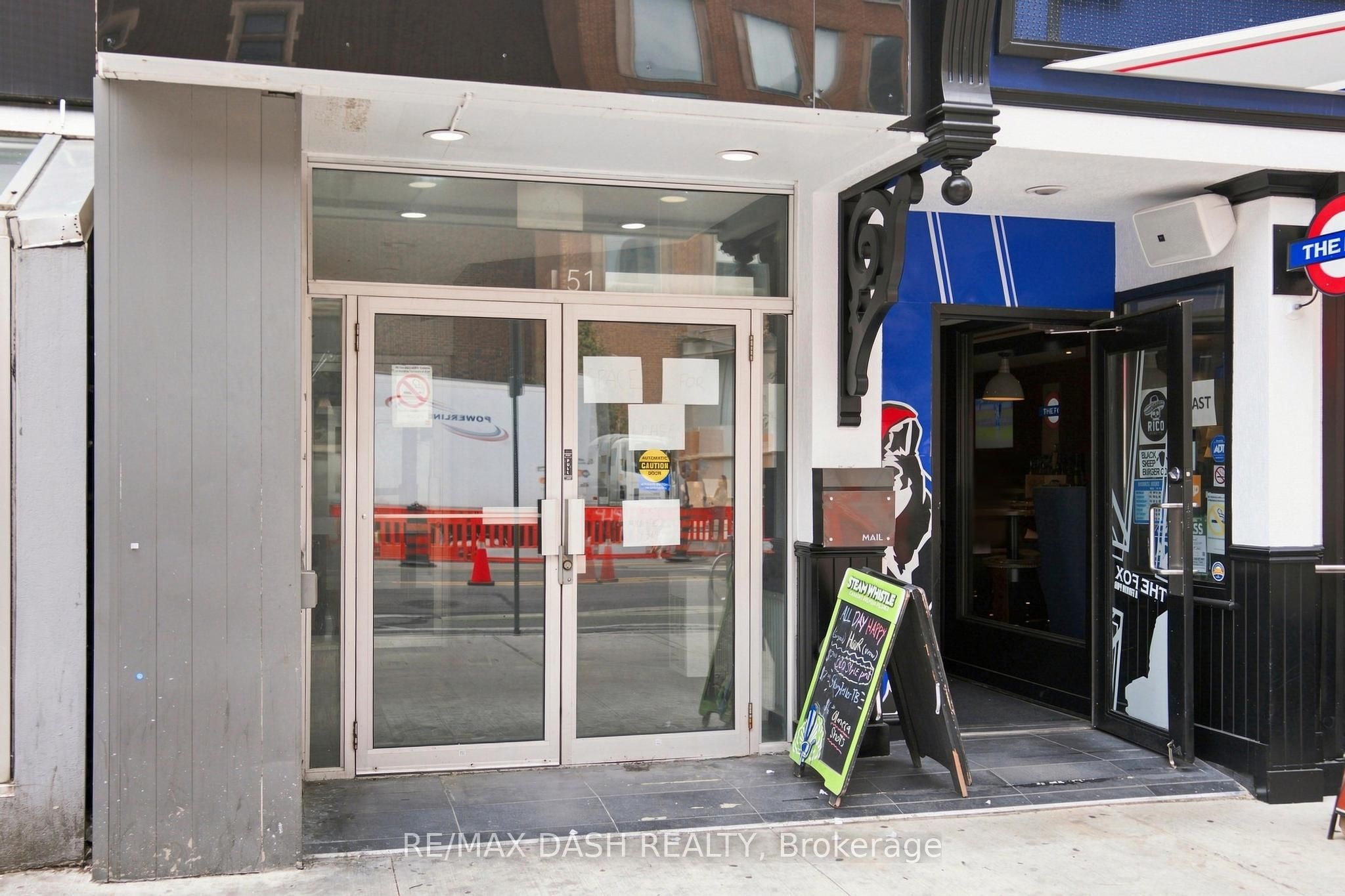 51 Eglinton Avenue E Third Floor Property Photo 3