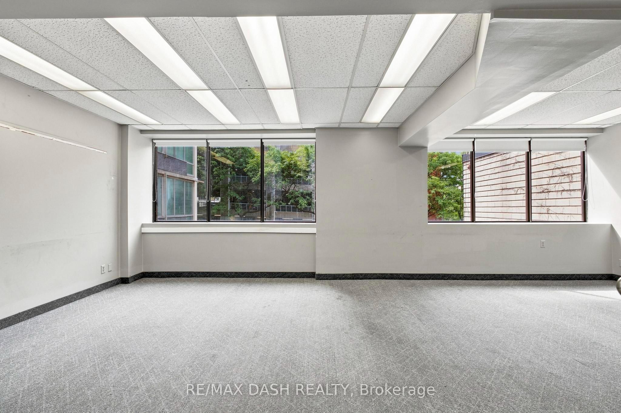 51 Eglinton Avenue E Third Floor Property Photo 10