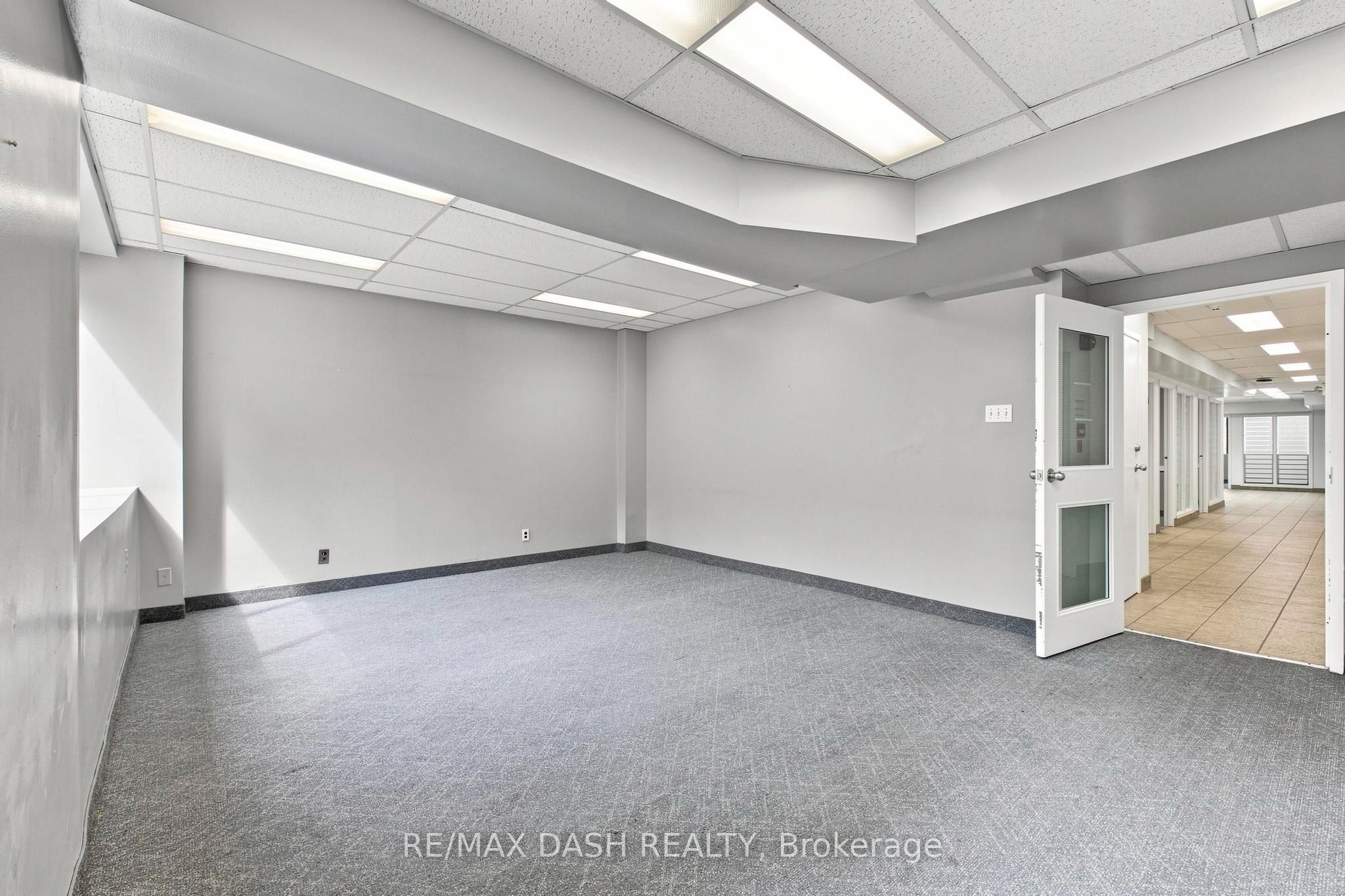 51 Eglinton Avenue E Third Floor Property Photo 11