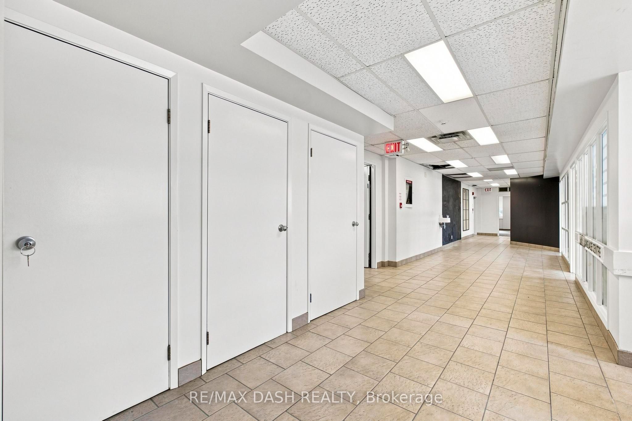 51 Eglinton Avenue E Third Floor Property Photo 14