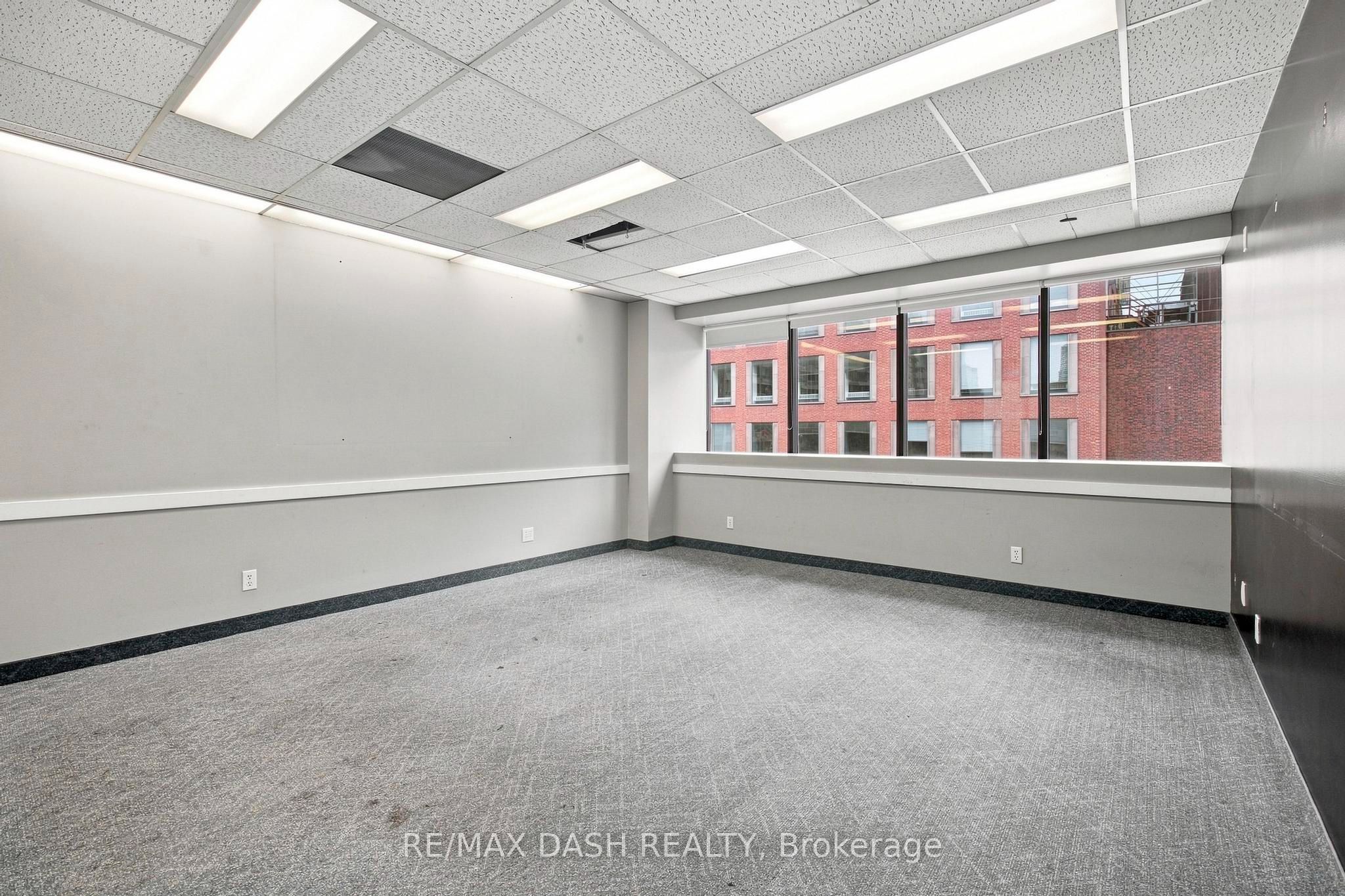 51 Eglinton Avenue E Third Floor Property Photo 16