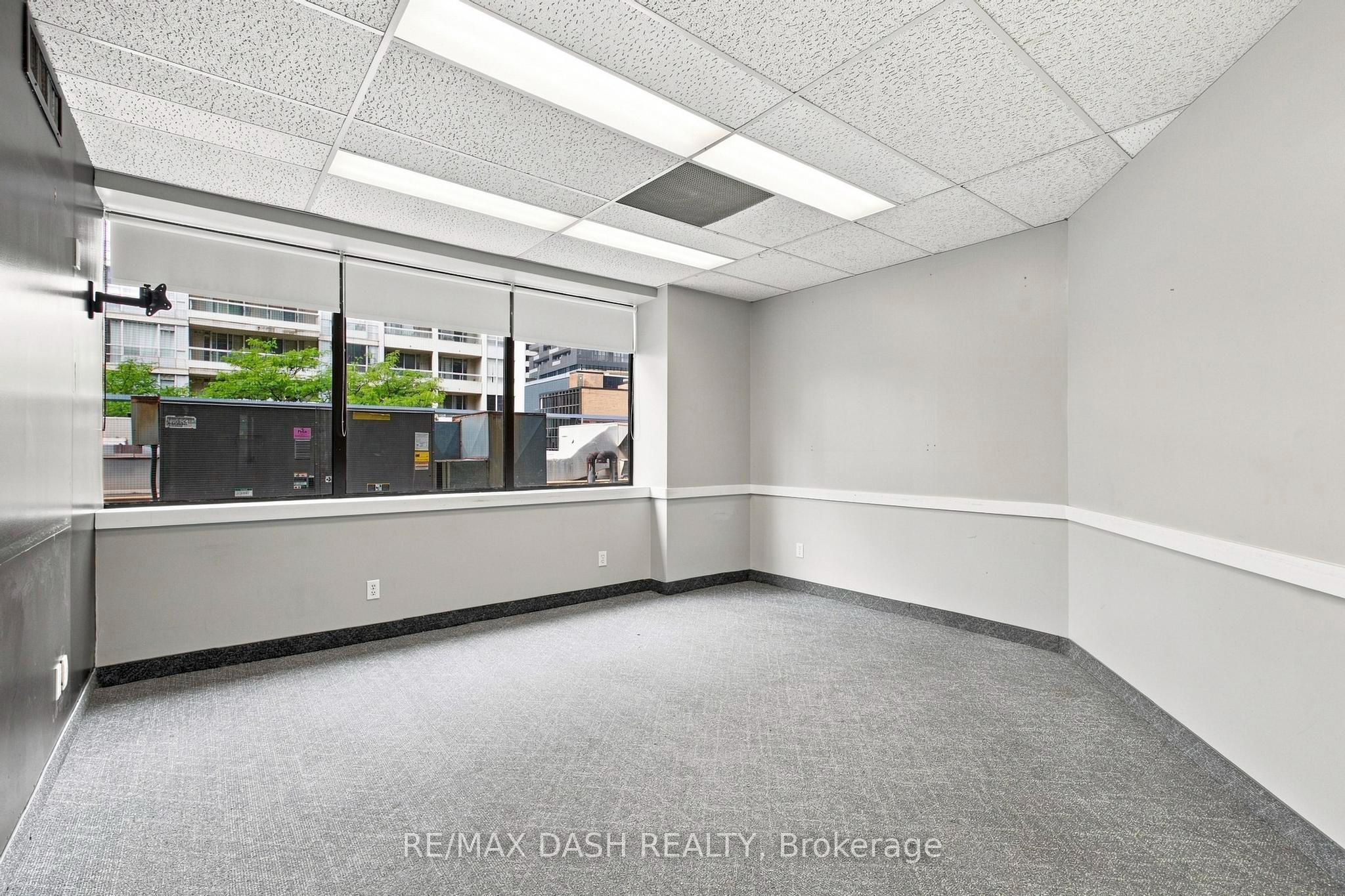 51 Eglinton Avenue E Third Floor Property Photo 21