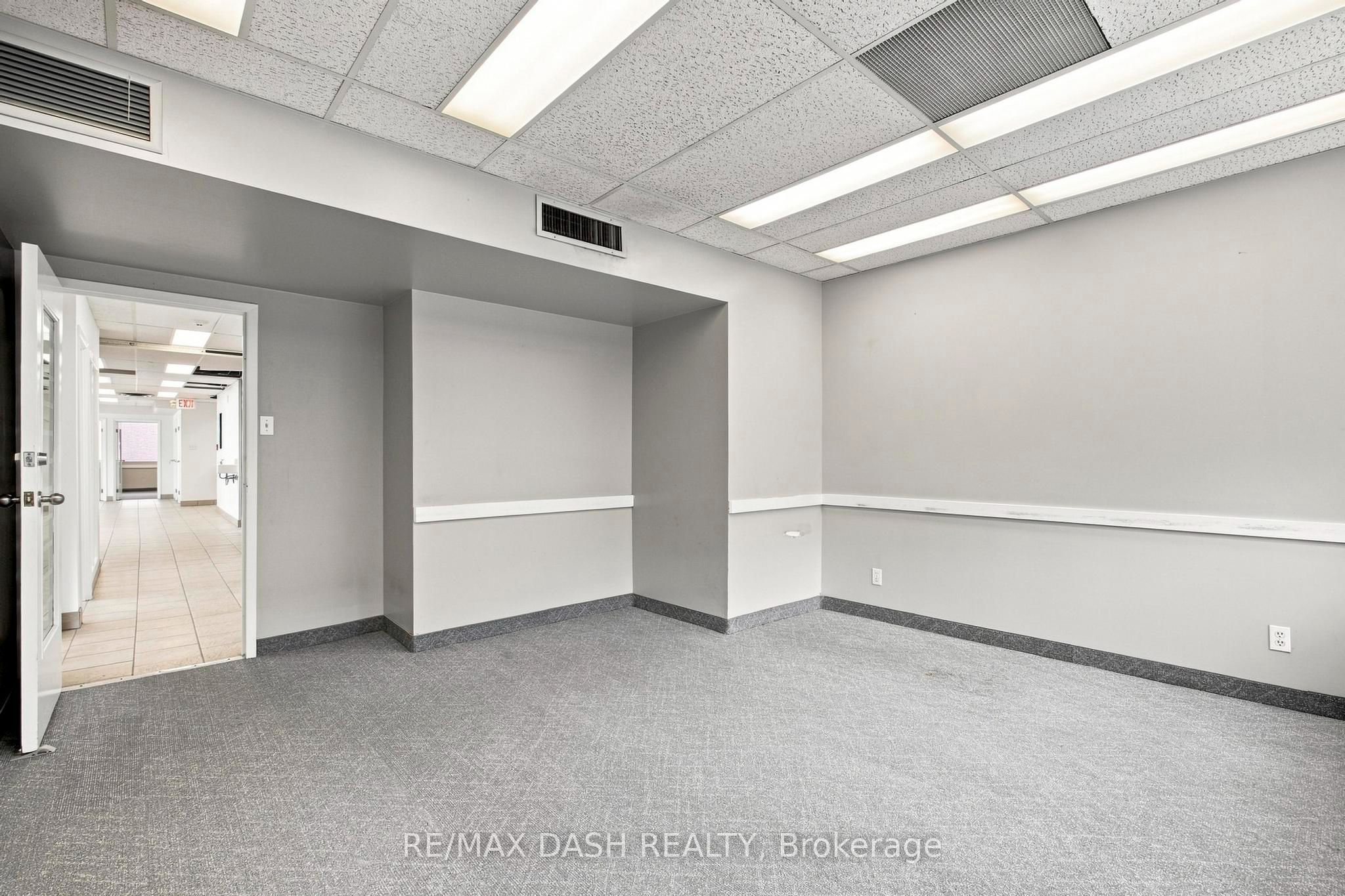 51 Eglinton Avenue E Third Floor Property Photo 23