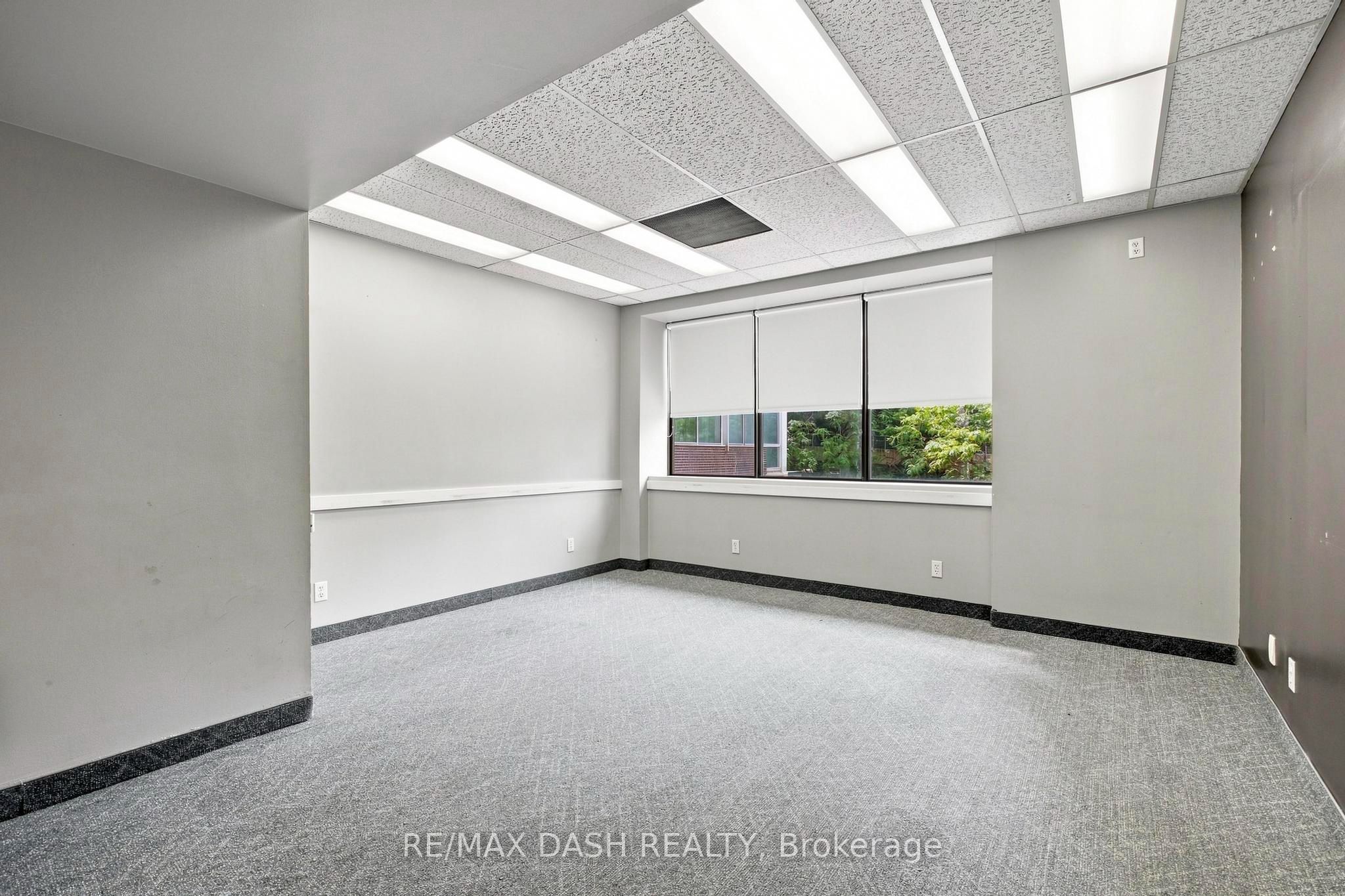 51 Eglinton Avenue E Third Floor Property Photo 24