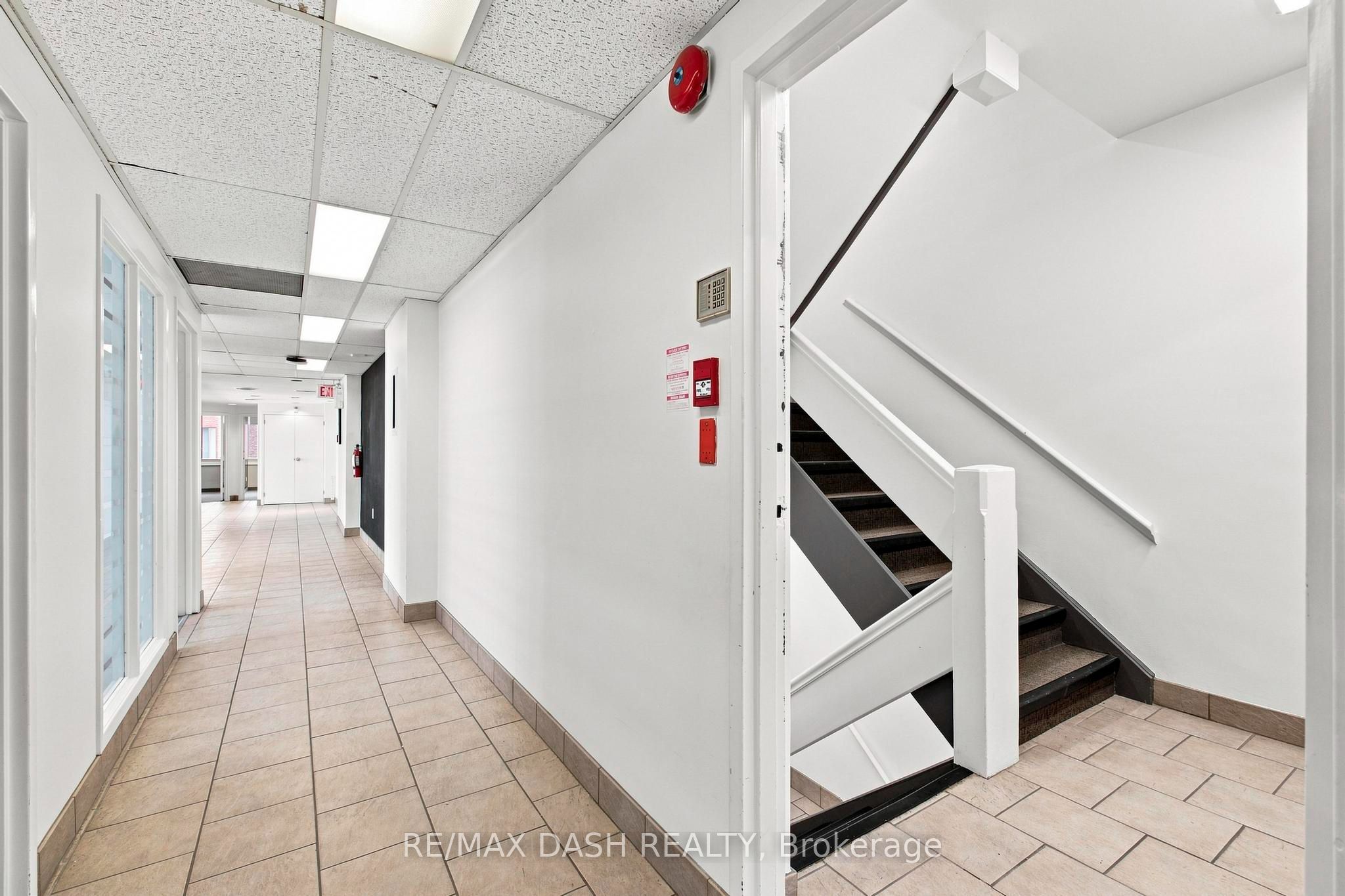 51 Eglinton Avenue E Third Floor Property Photo 25