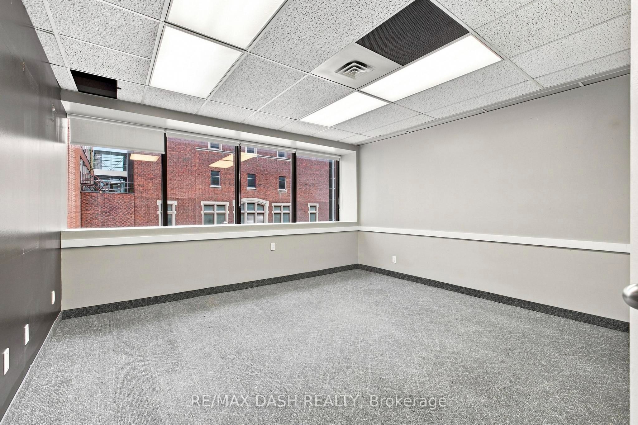 51 Eglinton Avenue E Third Floor Property Photo 30