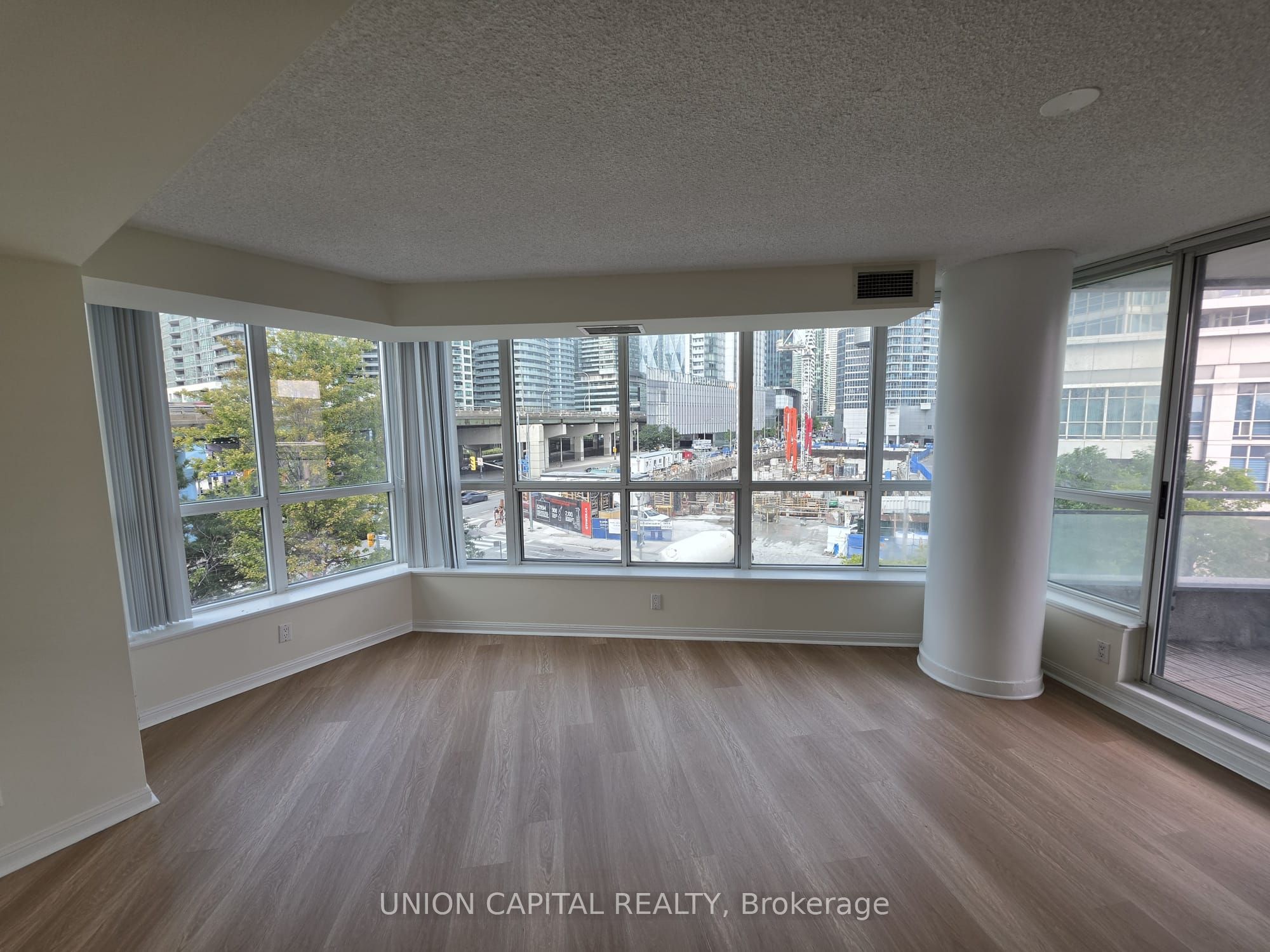 228 Queens Quay W 302 Property Photo 1