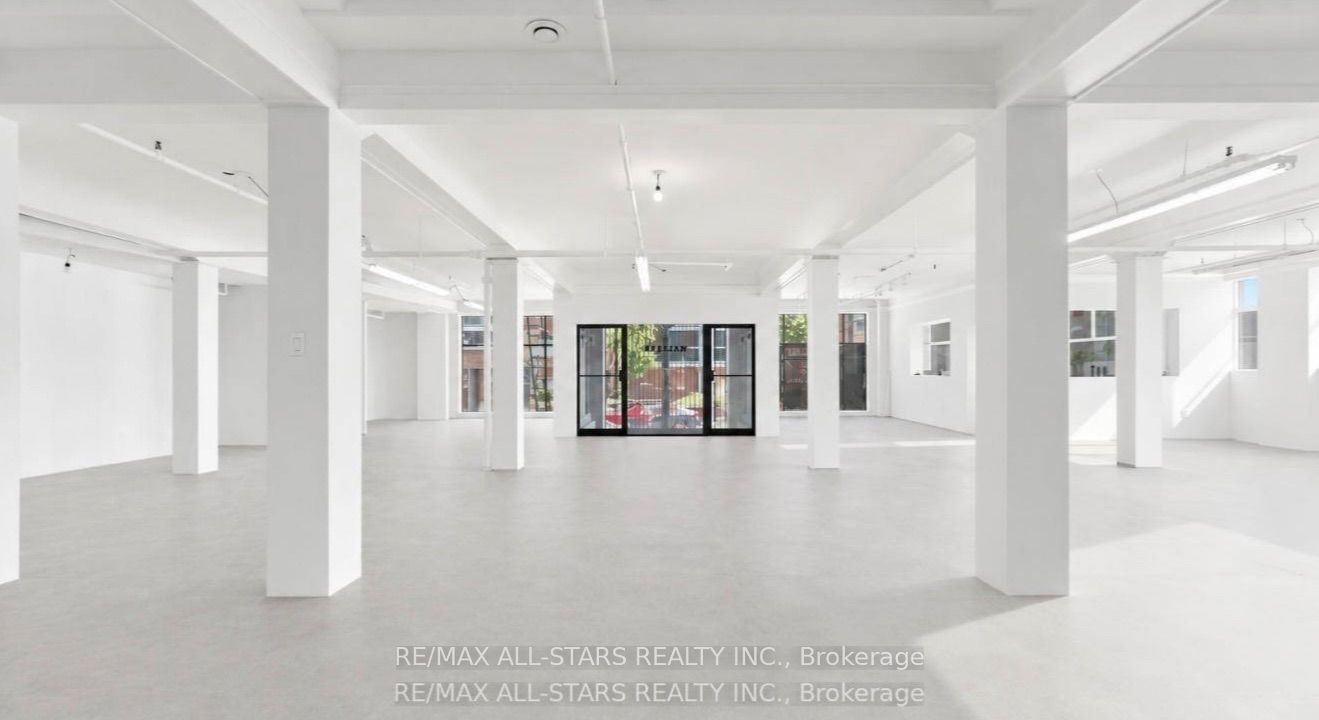 14 Mccaul Street 104 Property Photo 5