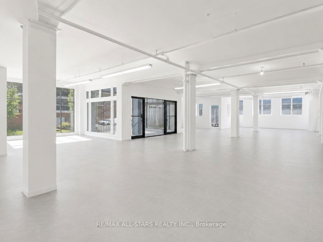 14 Mccaul Street 101 Property Photo 6