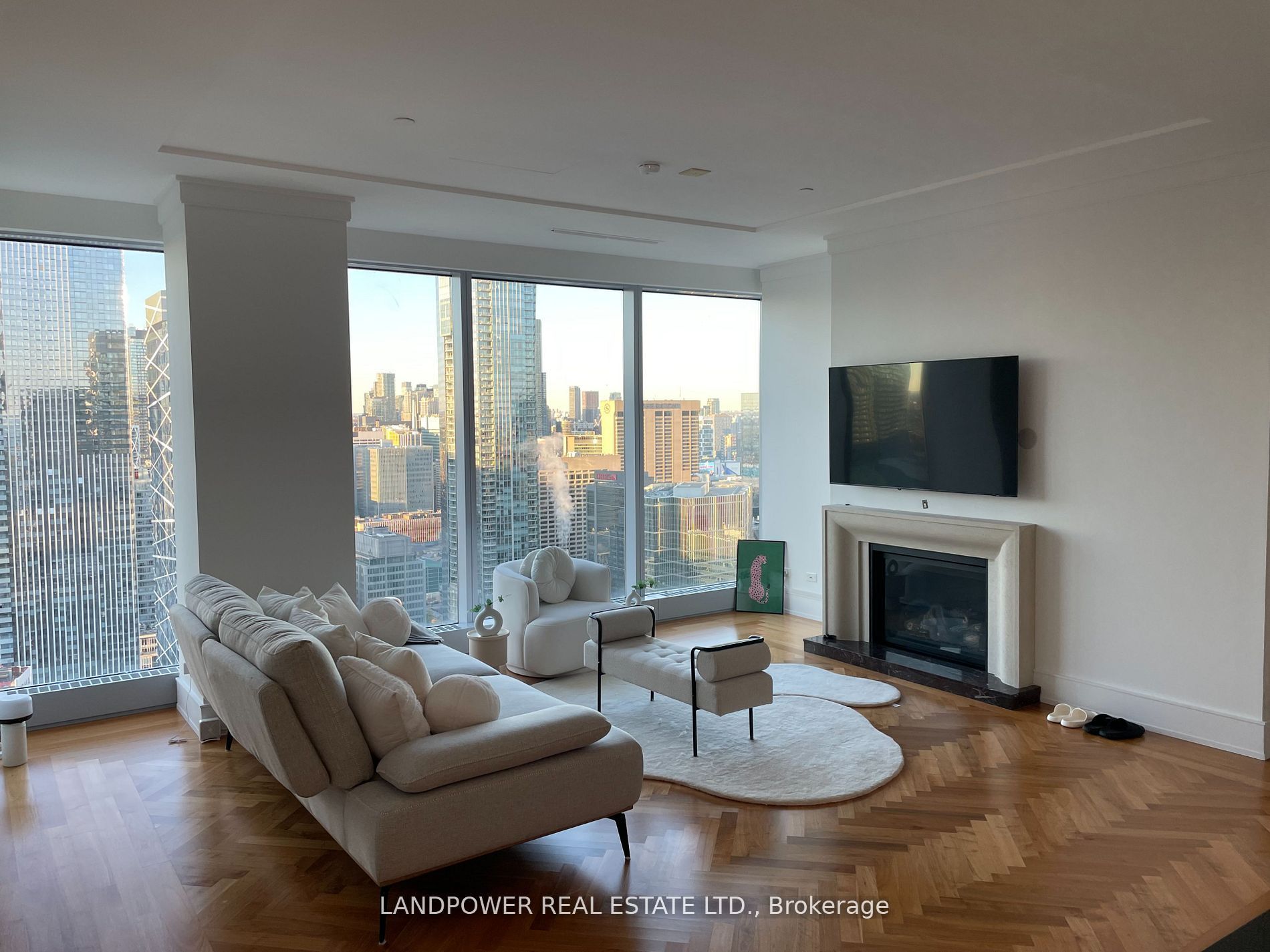 183 Wellington Street 3702 Property Photo 1
