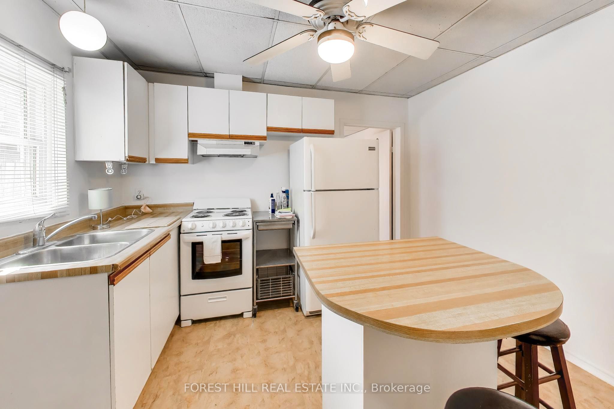 30 Robert Street Property Photo 9