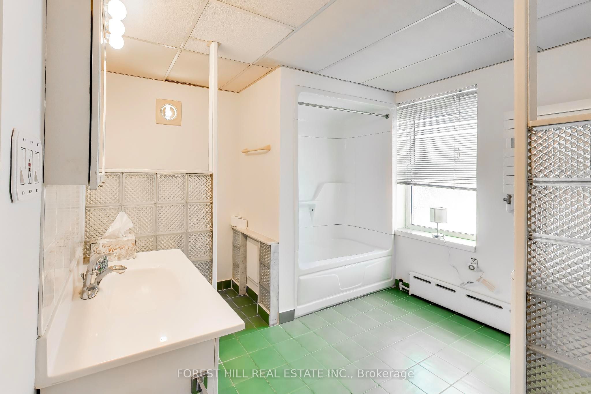 30 Robert Street Property Photo 13