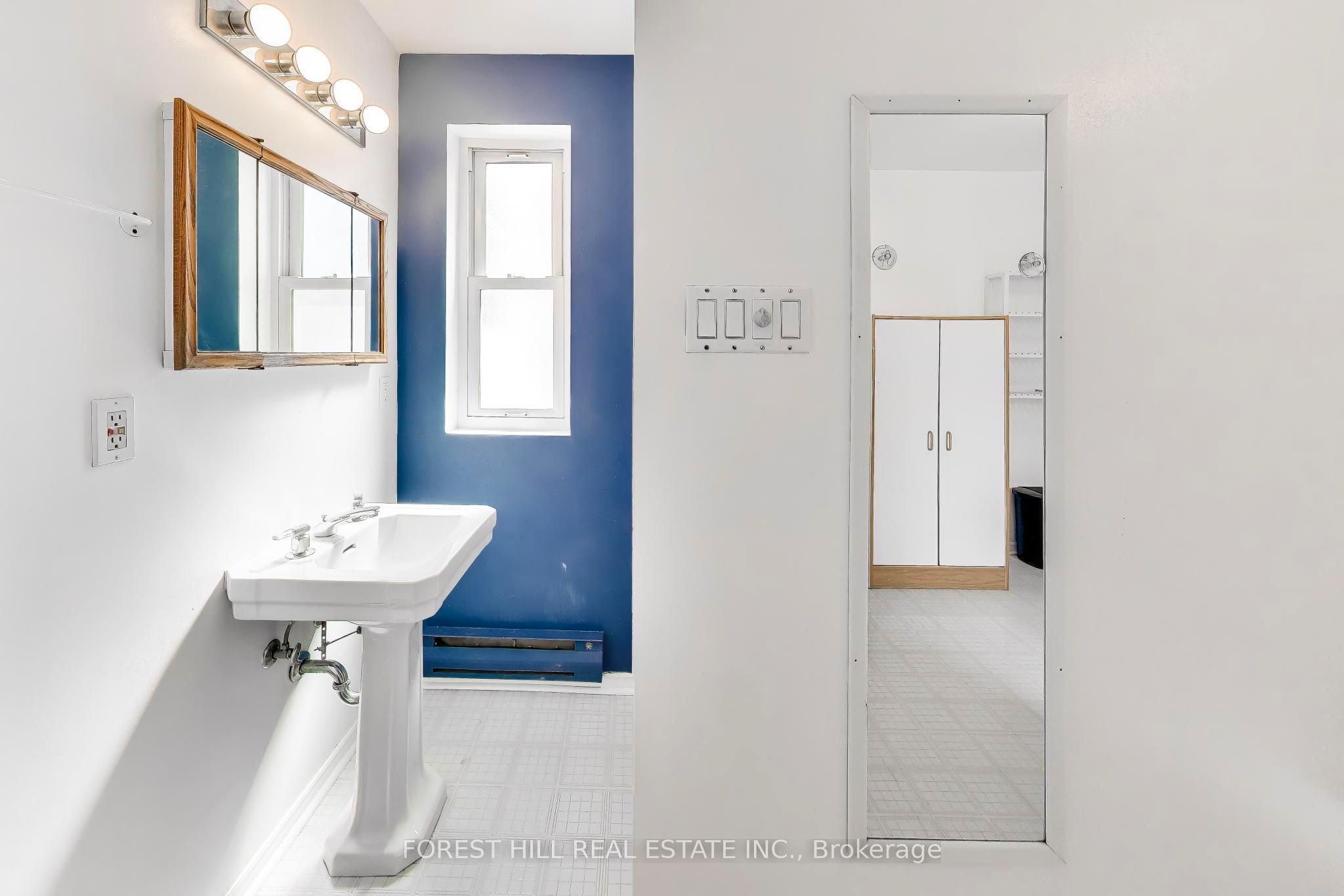 30 Robert Street Property Photo 32