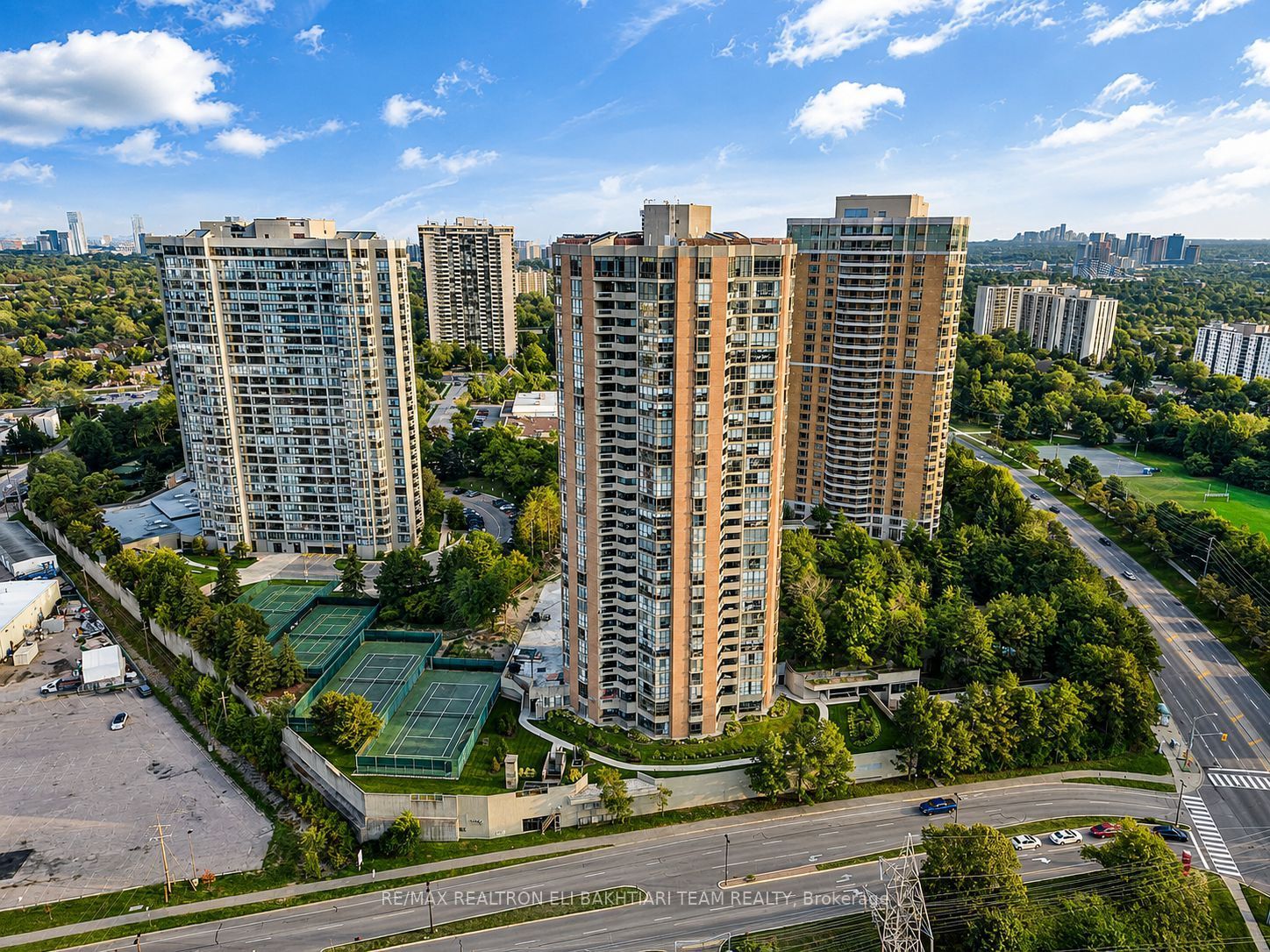 85 Skymark Drive 502