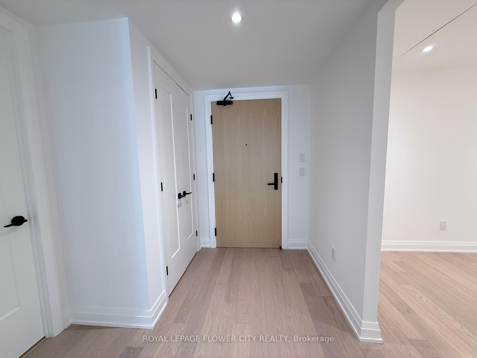 505 Glencairn Avenue 301 Property Photo 6