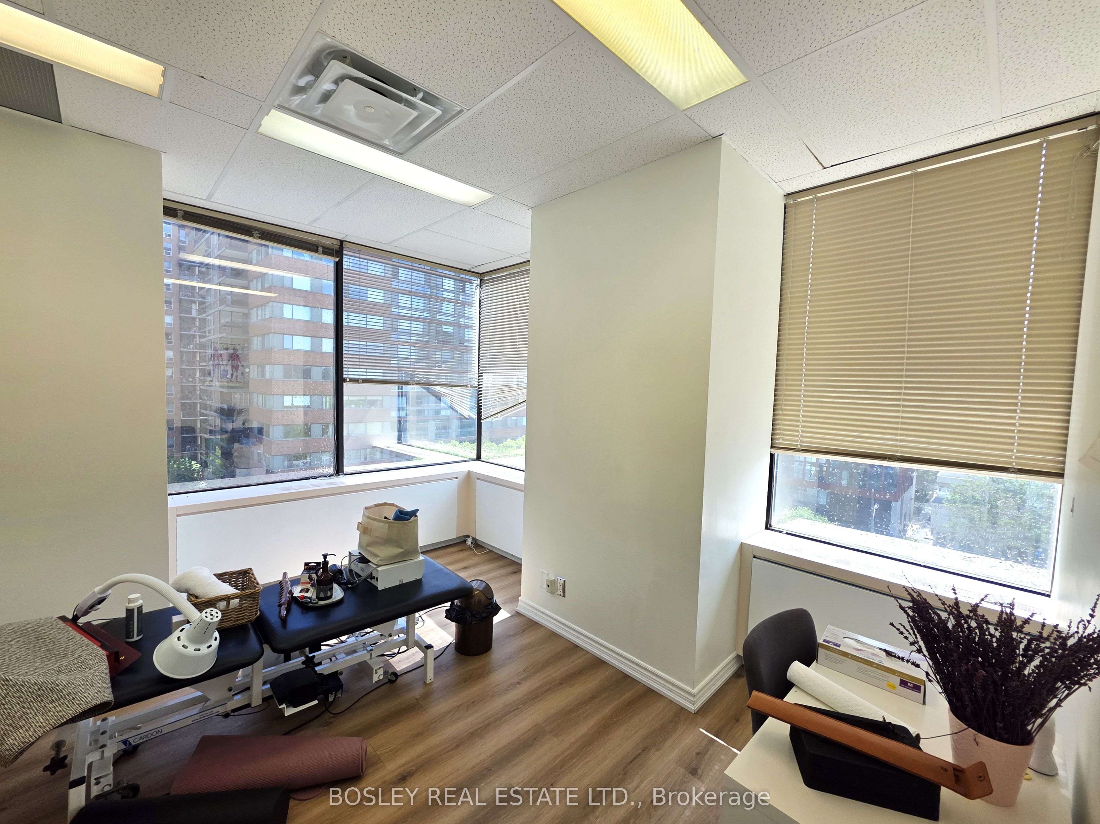 920 Yonge Street 603 Property Photo 3