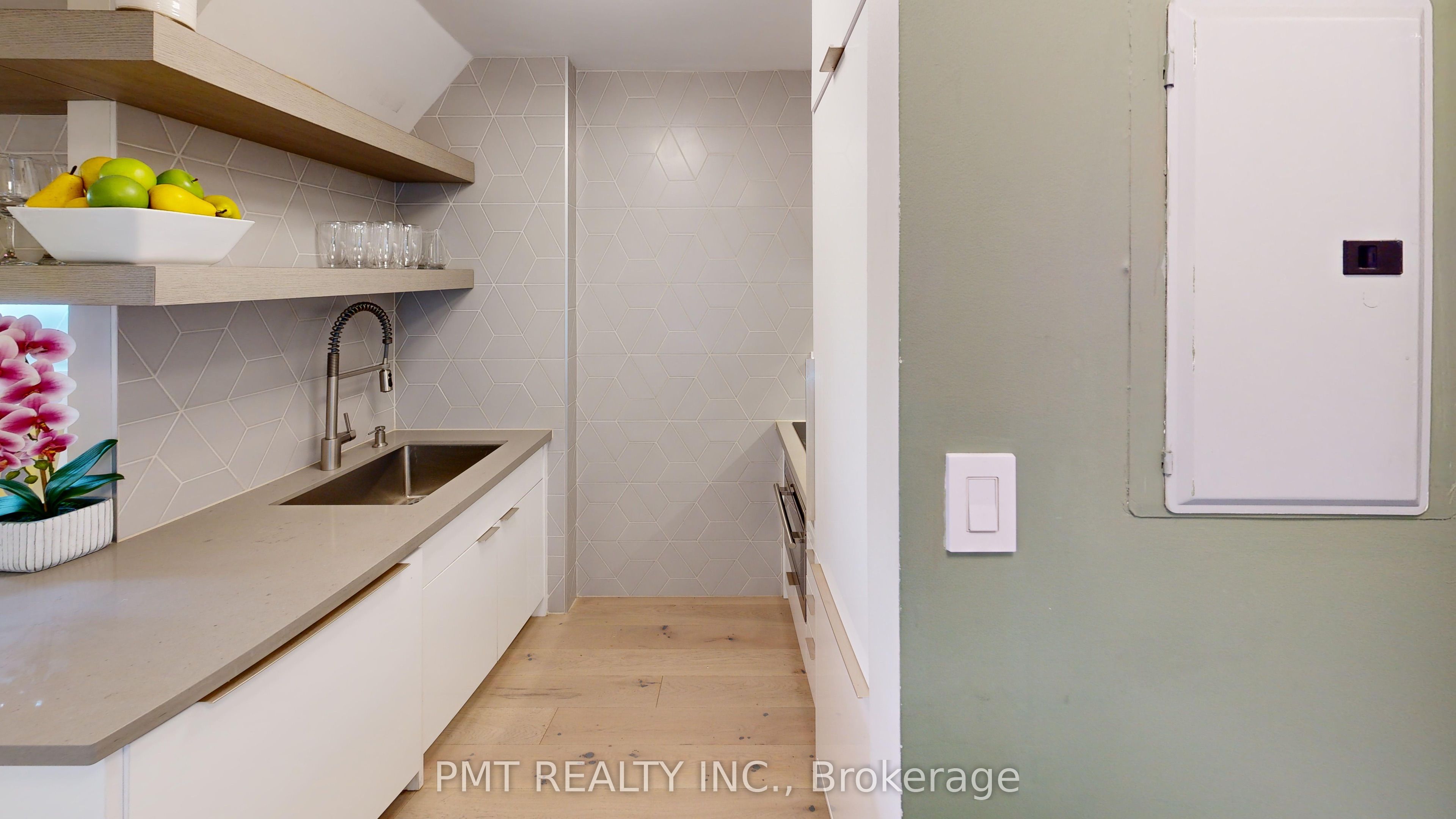 550 Front Street W Ph17 Property Photo 5