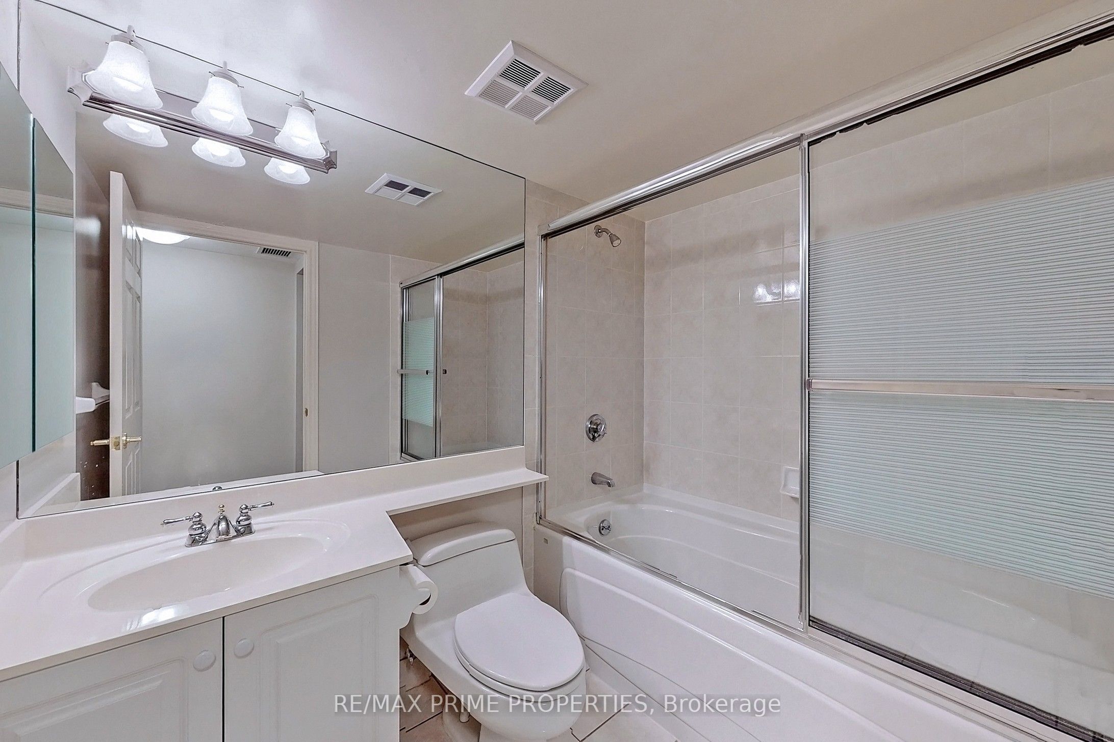 89 Skymark Drive 310 Property Photo 22