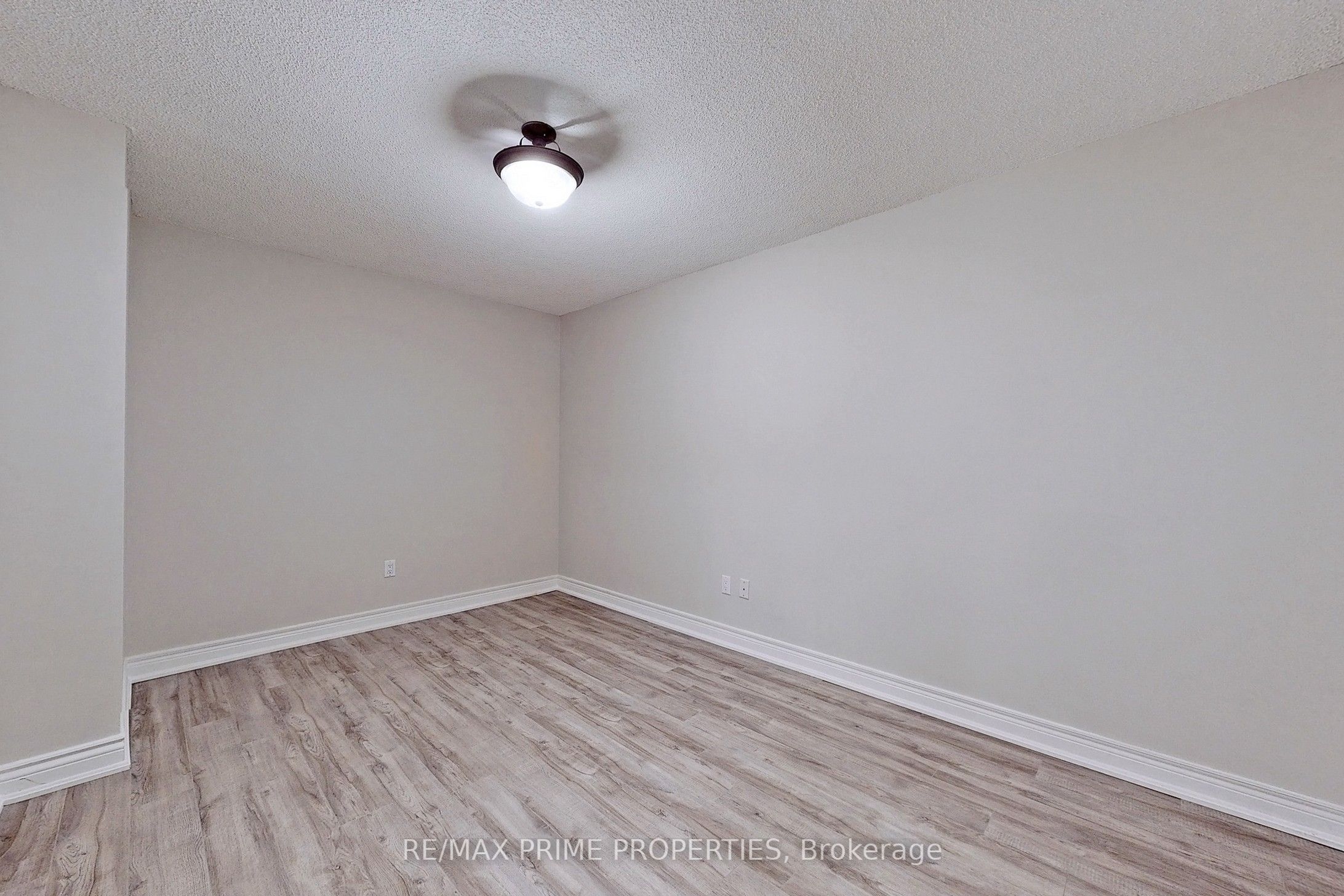 89 Skymark Drive 310 Property Photo 23