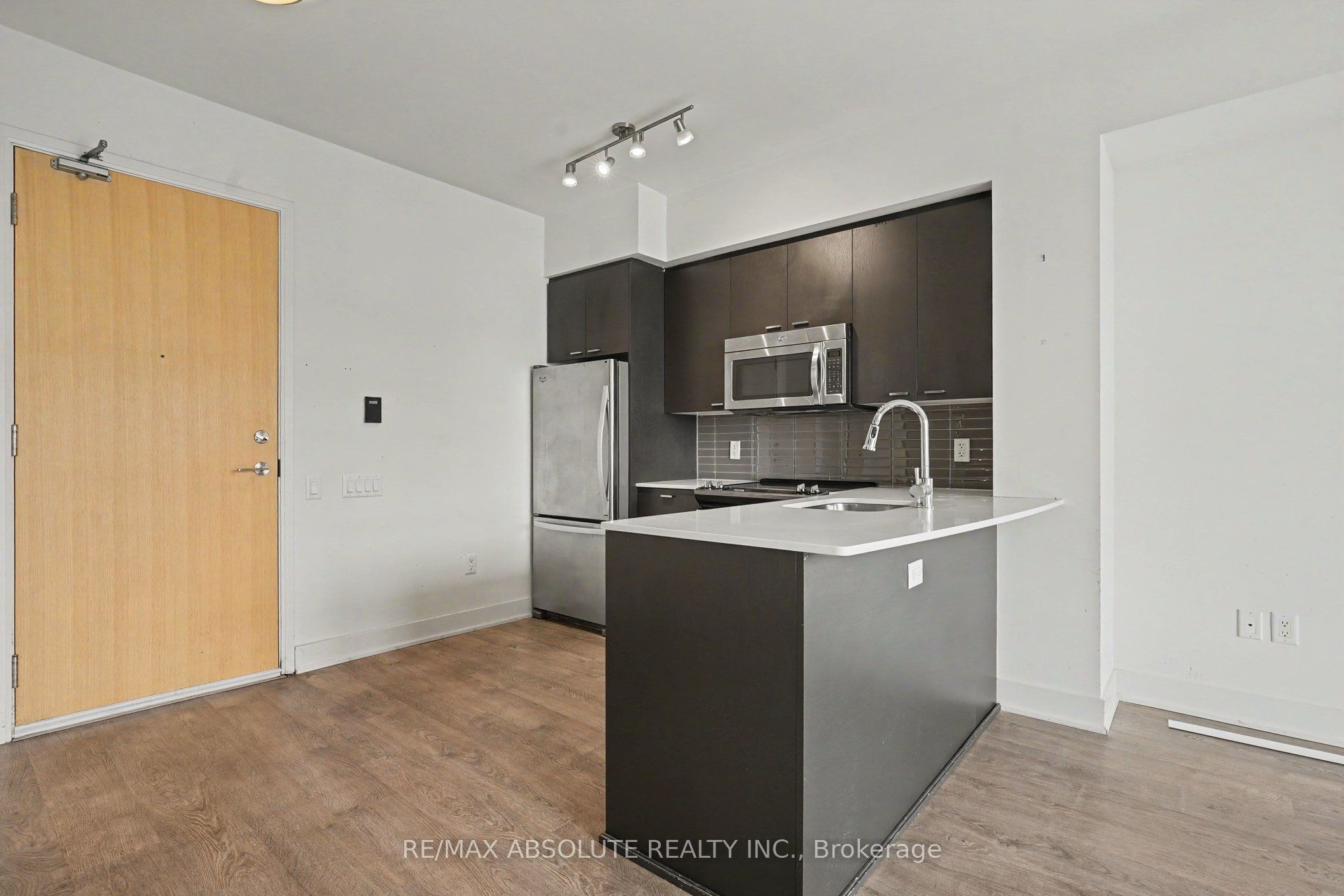 30 Roehampton Avenue 2809 Property Photo 5