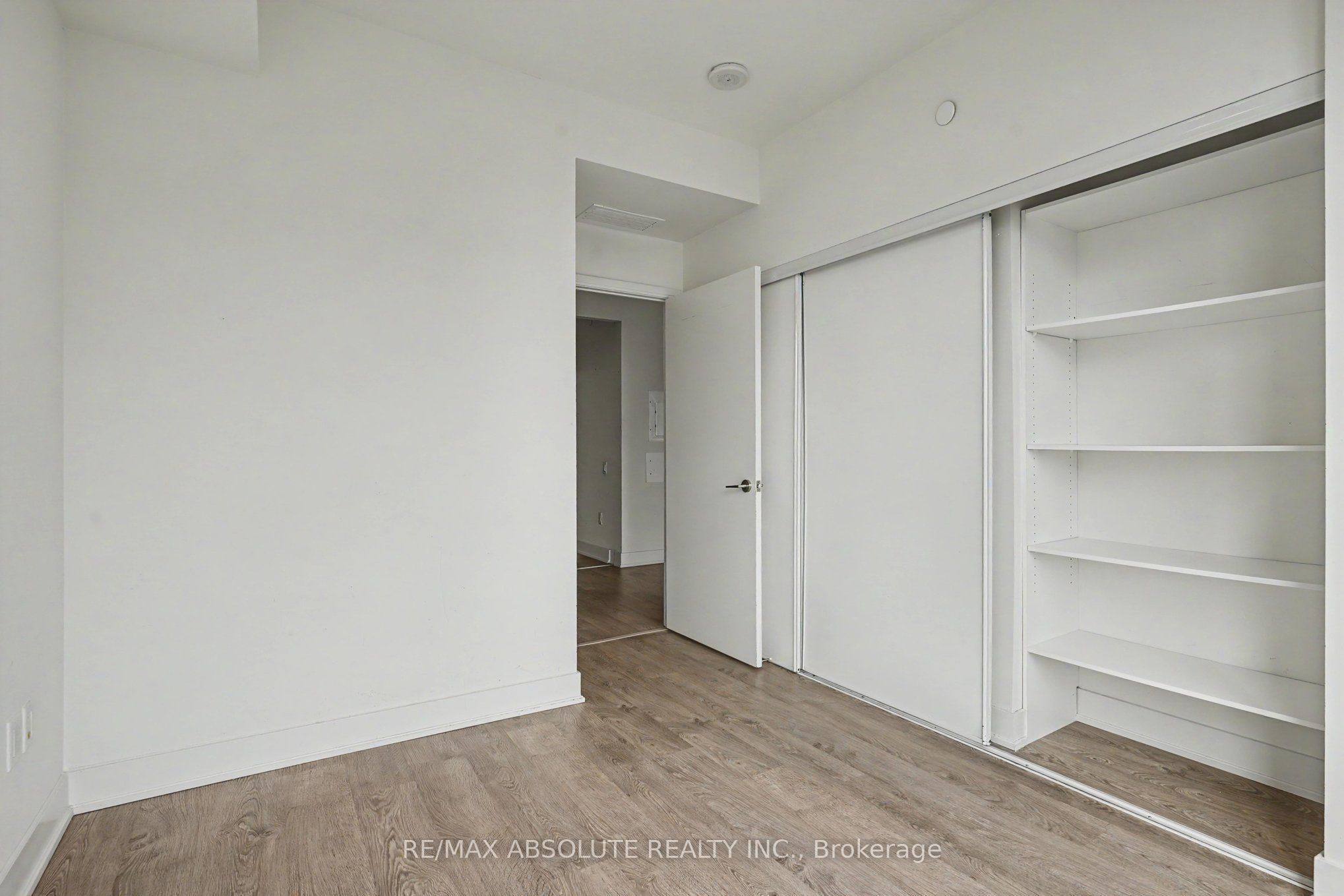 30 Roehampton Avenue 2809 Property Photo 11