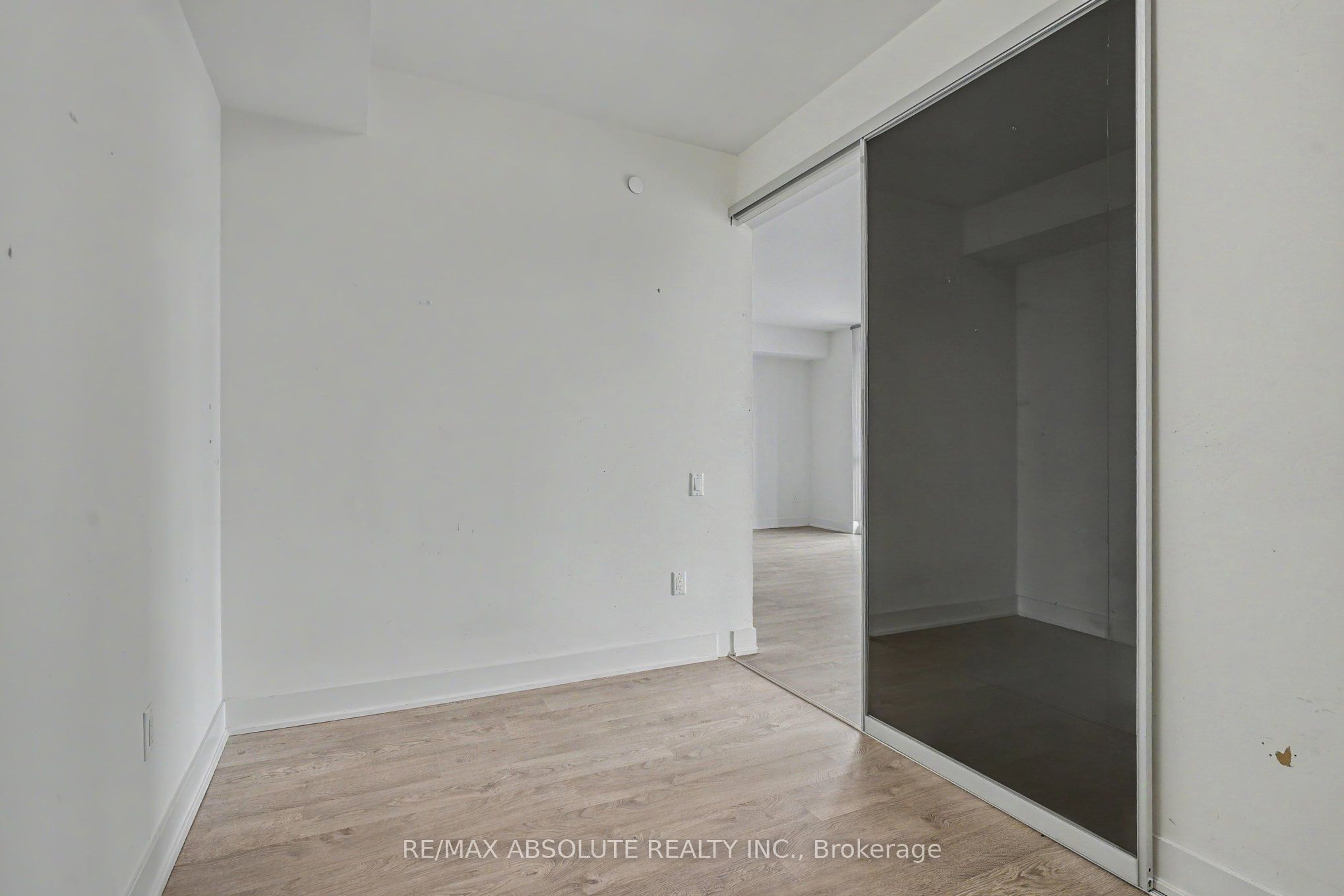 30 Roehampton Avenue 2809 Property Photo 12