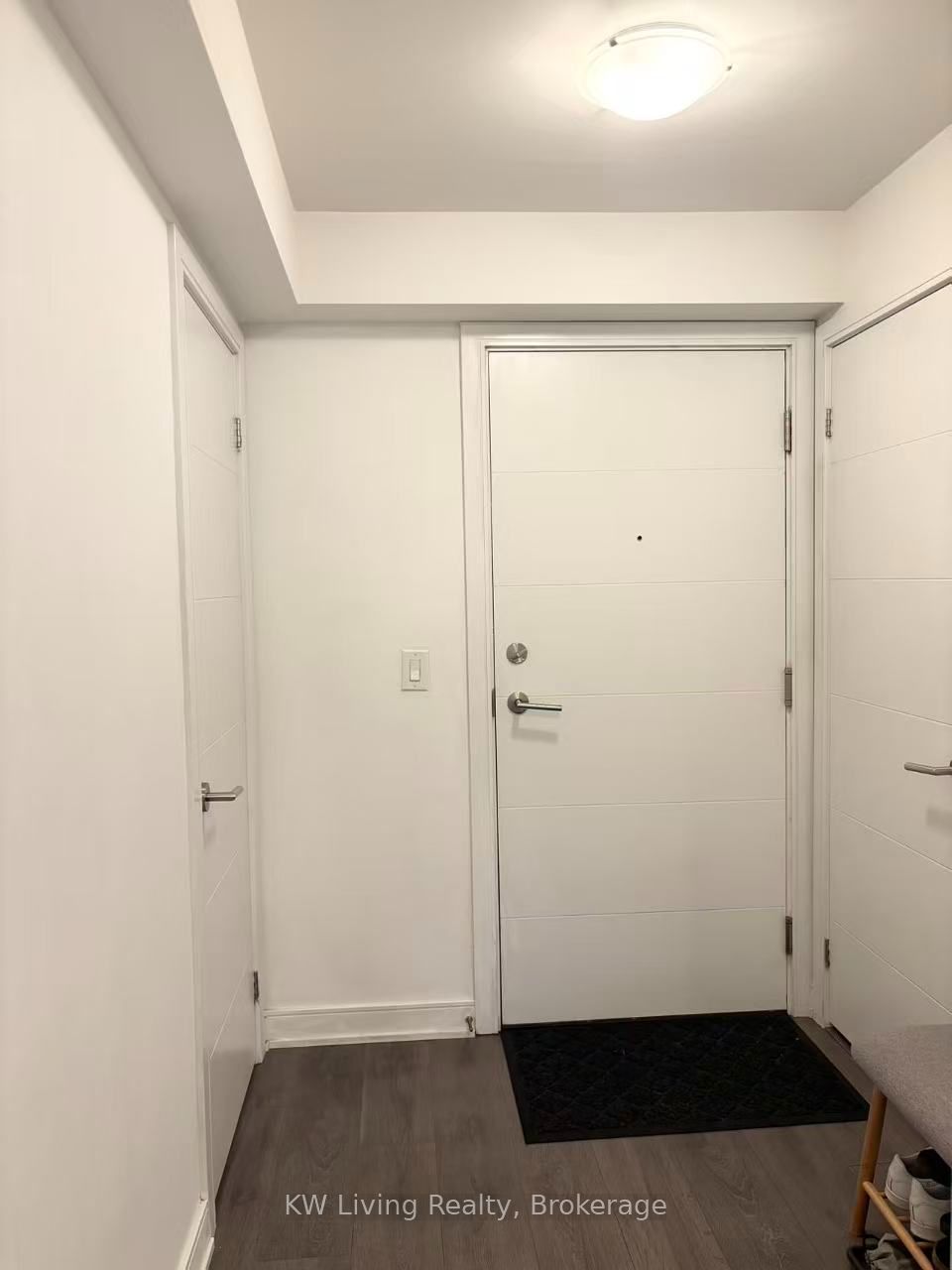 525 Adelaide Street W 1033 Property Photo 2