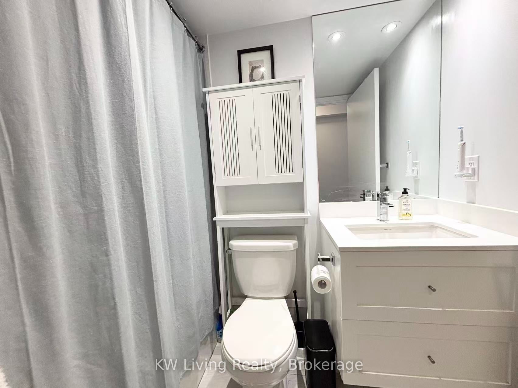 525 Adelaide Street W 1033 Property Photo 12